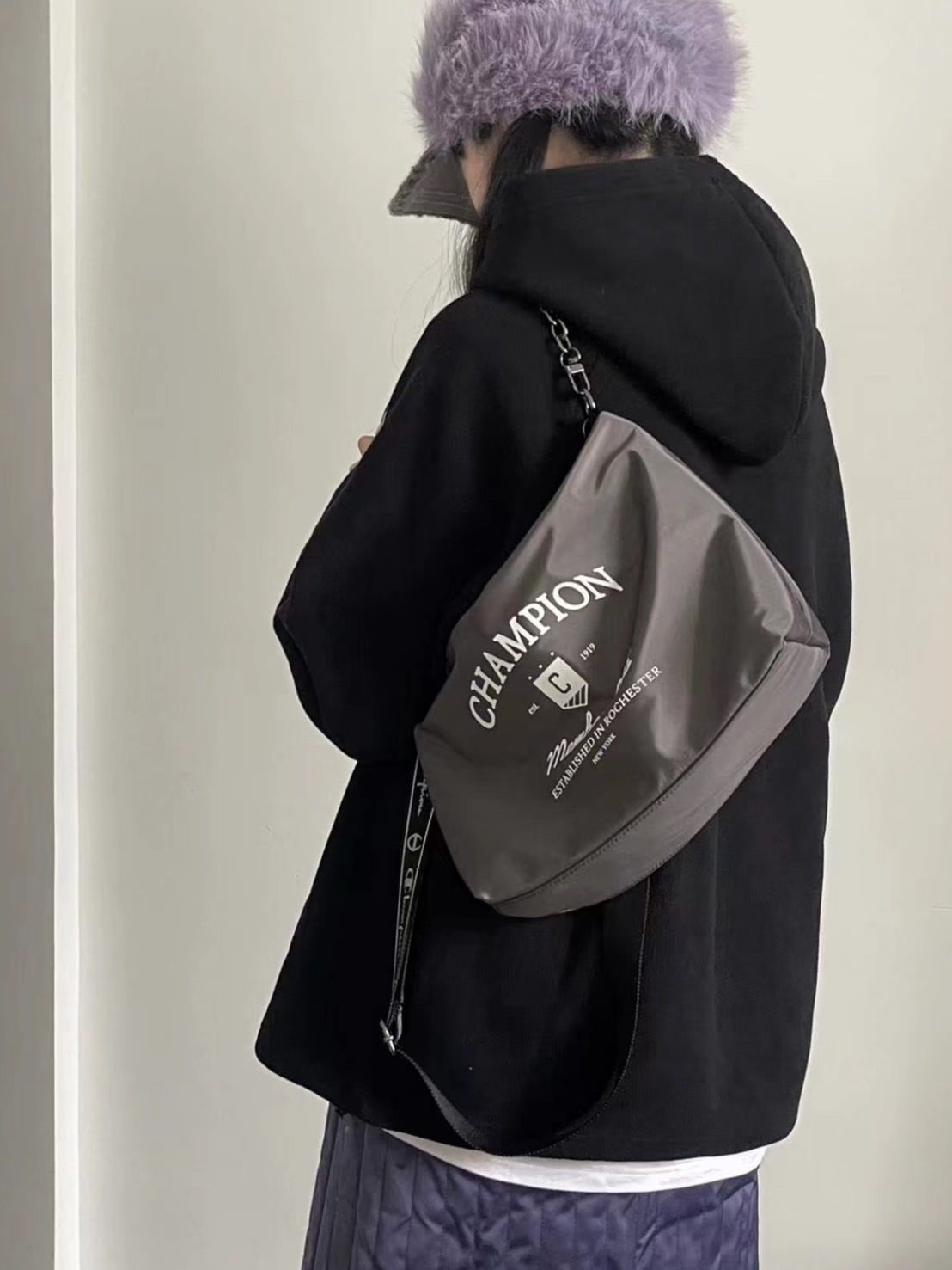 CHAMPION FW24 復古拼接硬幣鏈條包