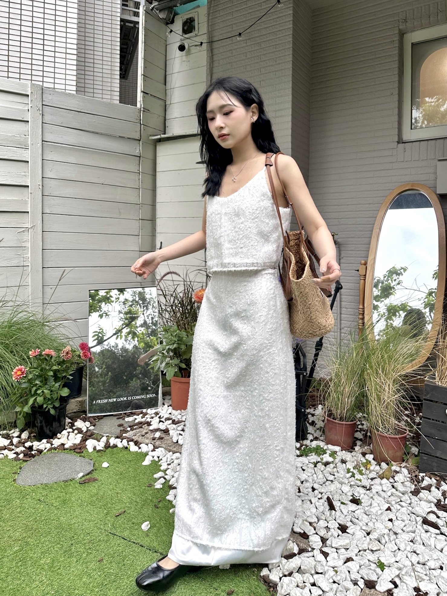 自帶仙氣細肩背心＋半身裙套裝