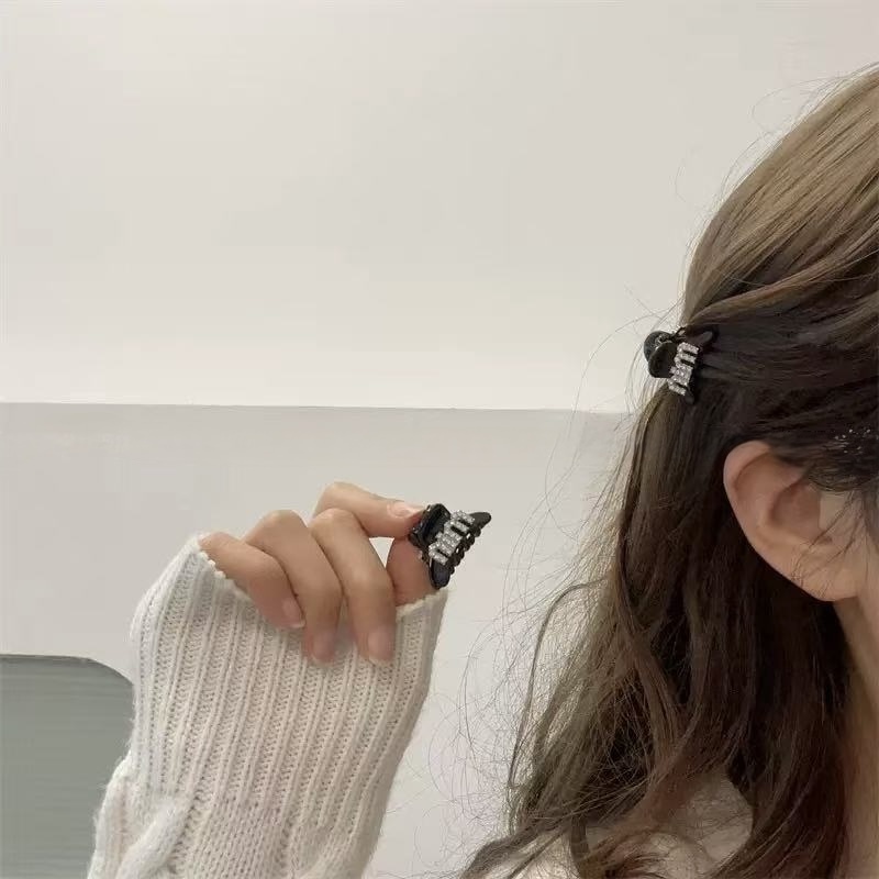 Q31滿鑽字母小抓夾【單支】