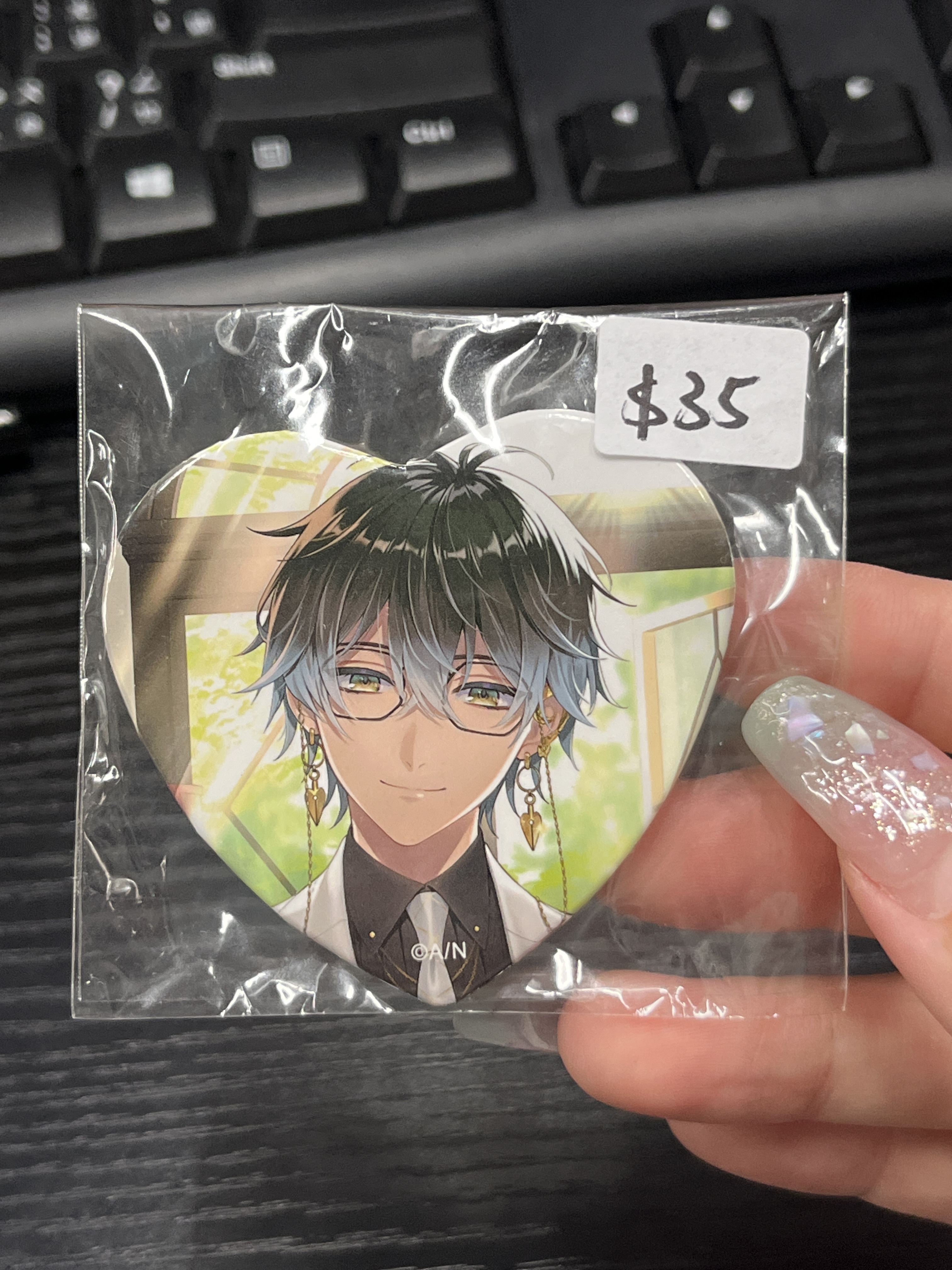 彩虹社 IKE 襟章