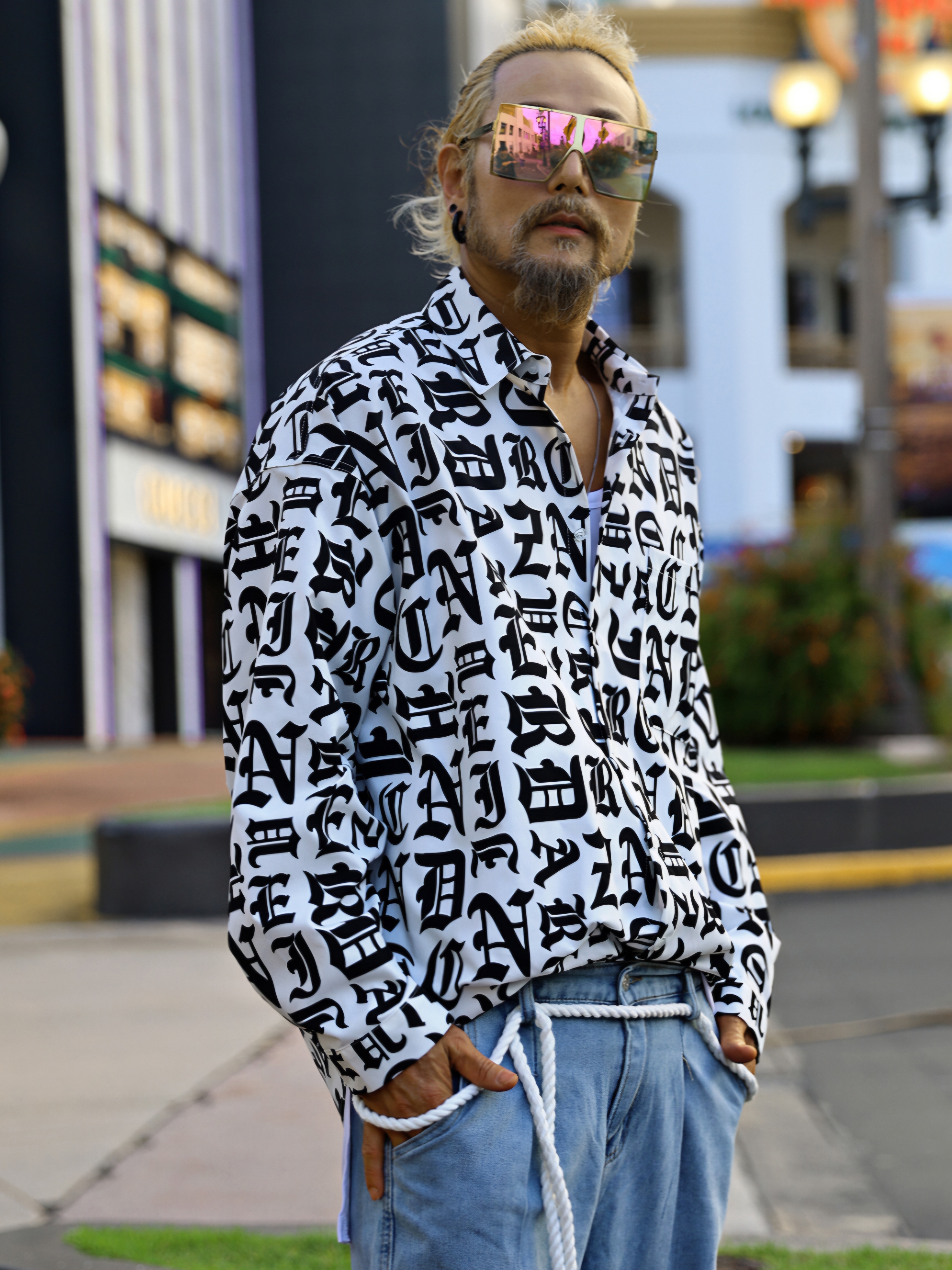 哥德式字母寬鬆襯衫