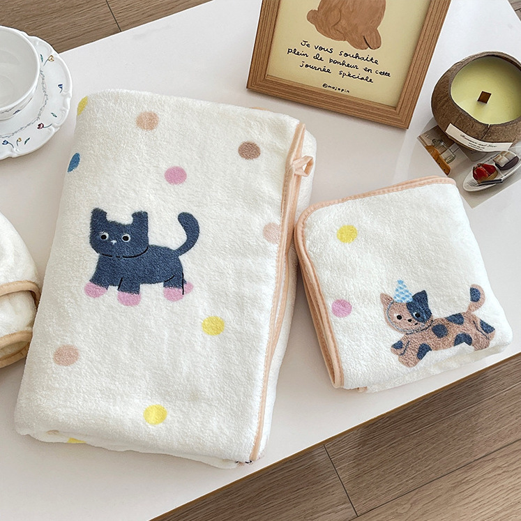 《04303》可愛彩點點貓咪珊瑚絨浴巾/毛巾