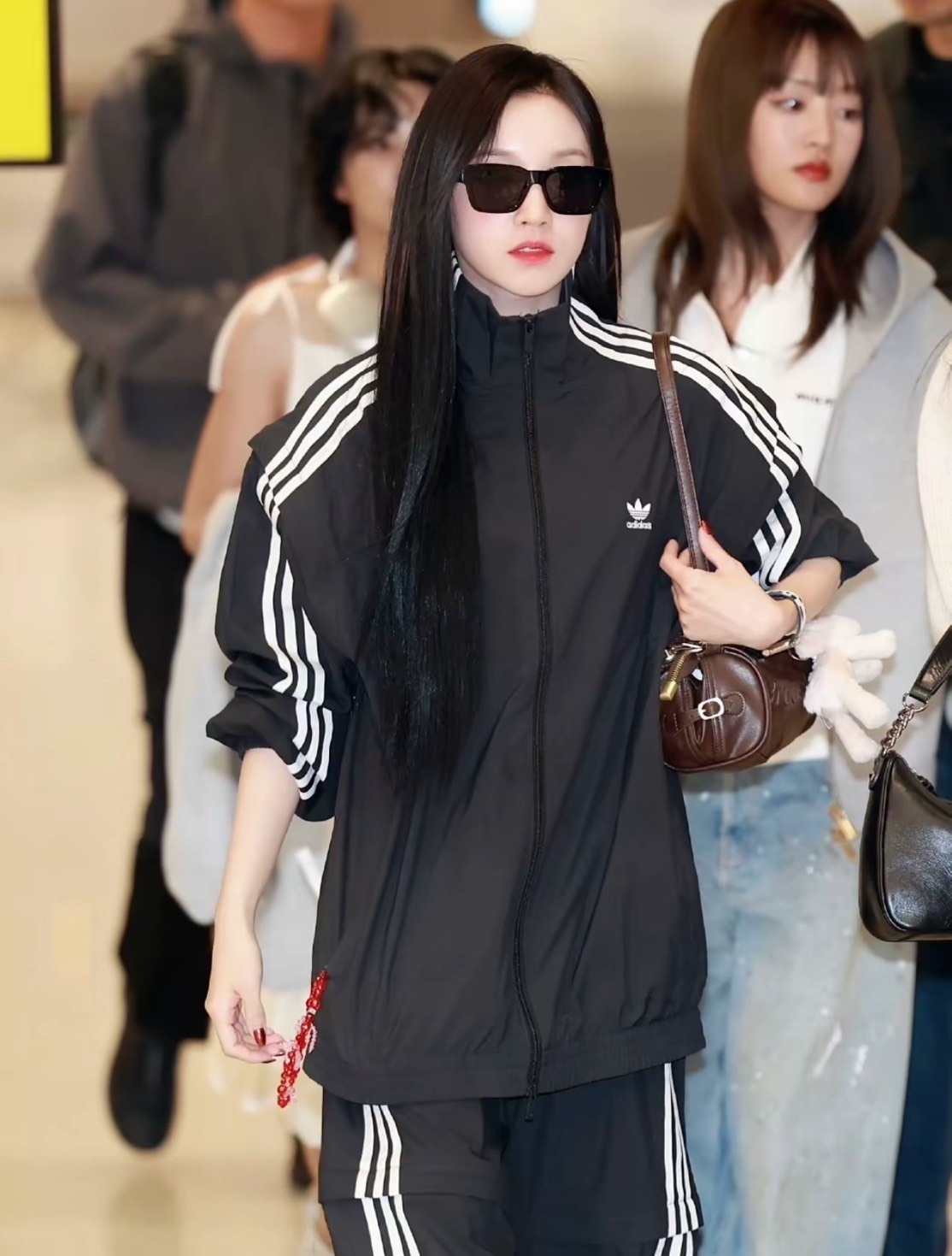 adidas RS 枕頭小圓筒包 – 咖啡棕