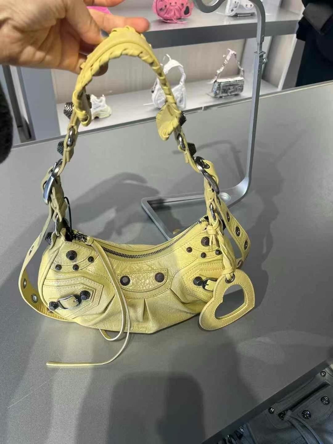 Outlet Balenciaga XS Le Cagole Bag