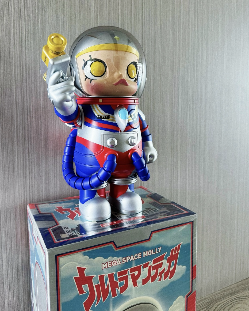 POPMART 泡泡瑪特MEGA SPACE MOLLY 迪迦奧特曼Ultraman 400％ 1000%