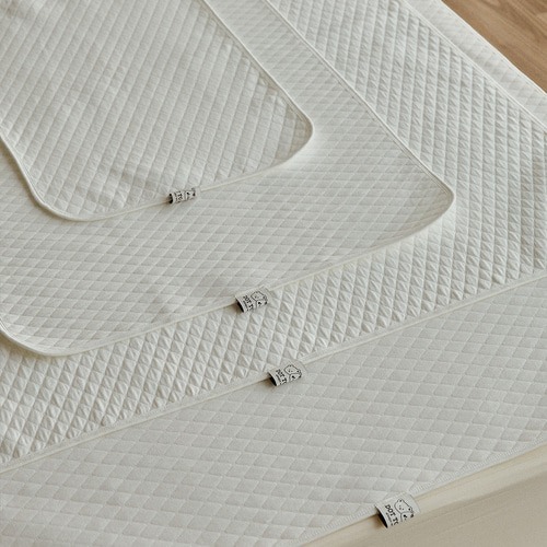 DTD PURE WHITE 潔白鑽石絎縫防水層護理墊