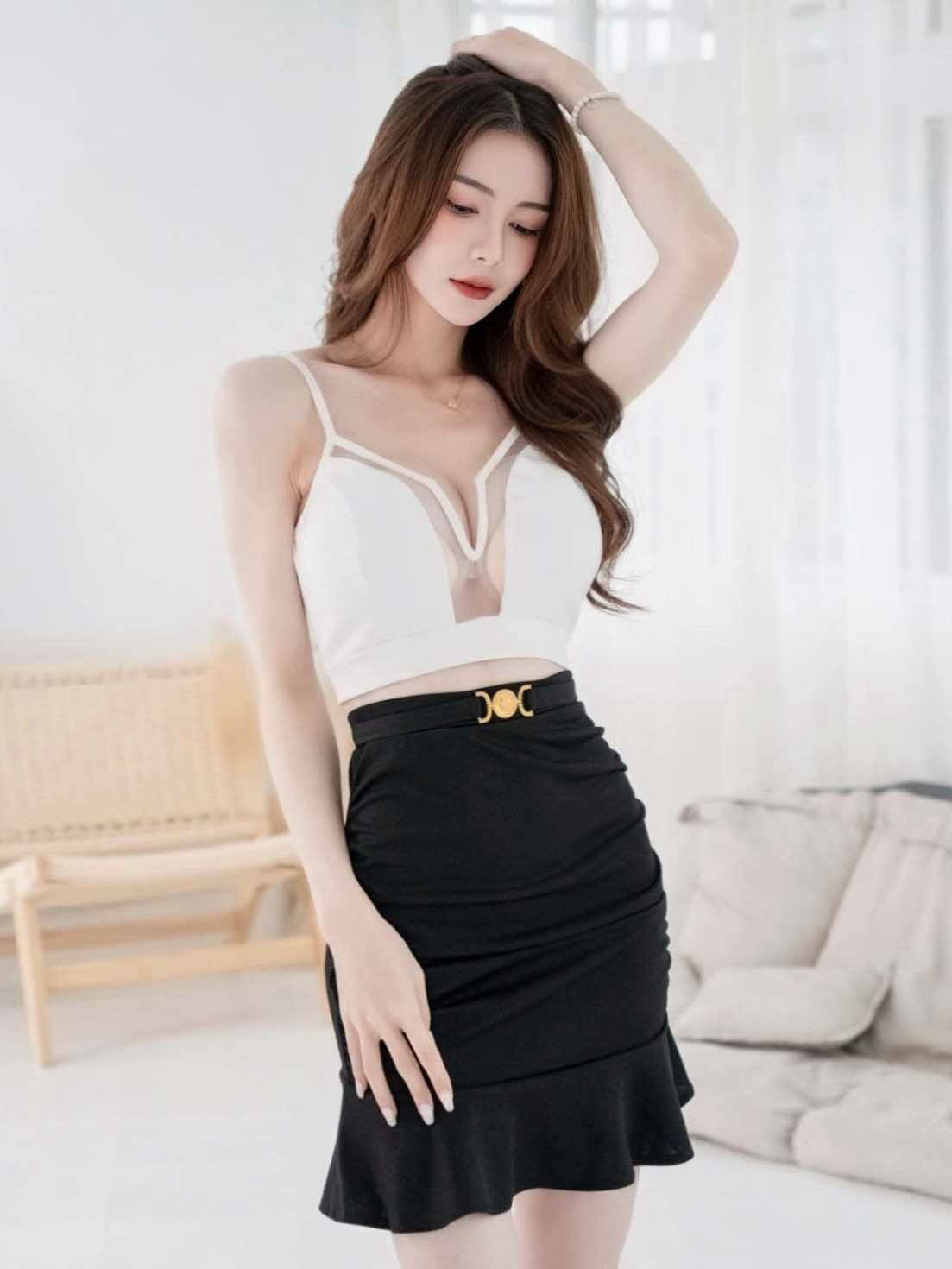 🤍性感深V鏤空拼接網紗馬甲（白色均碼）