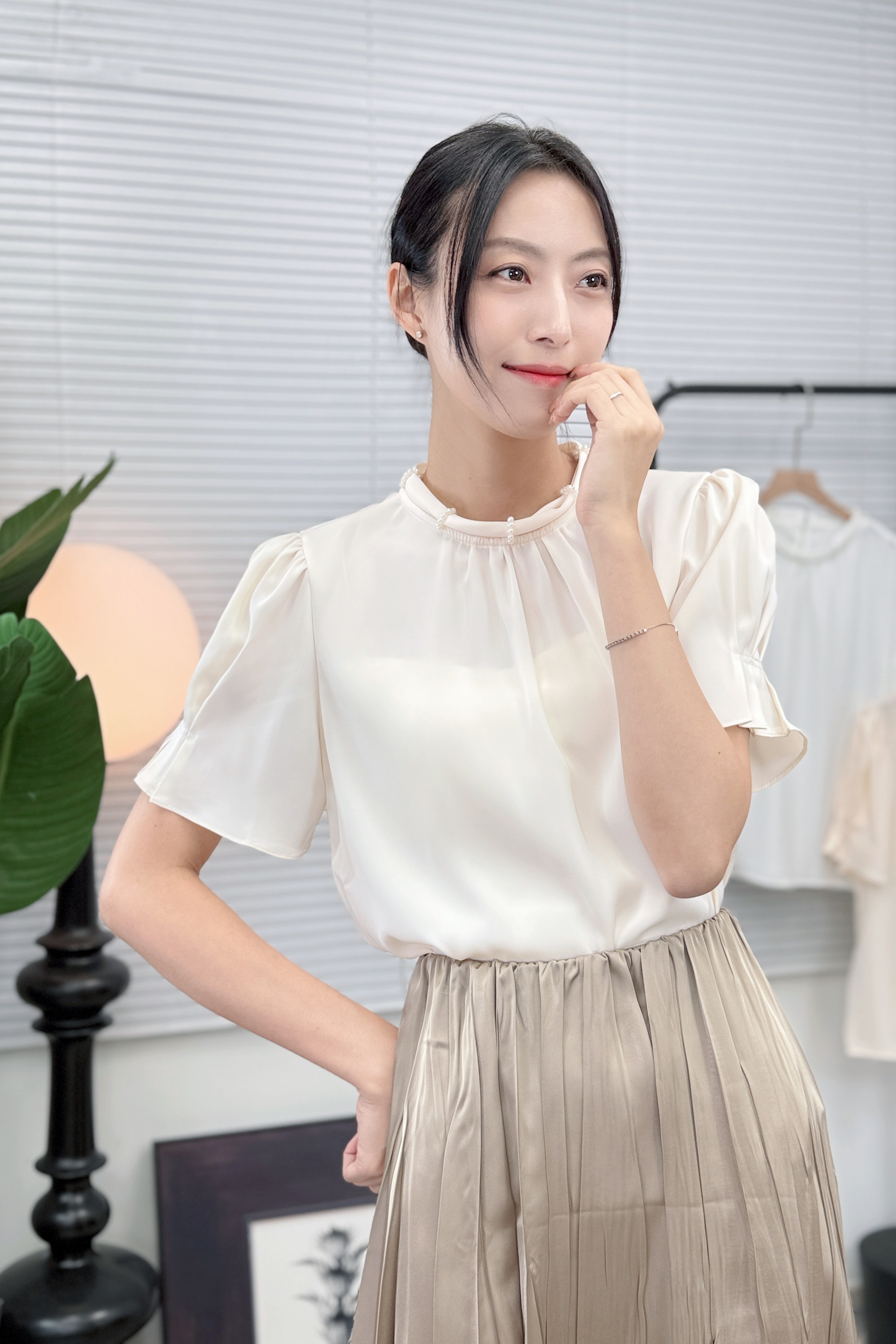 TOP#7212 🤍珍珠光環上衣