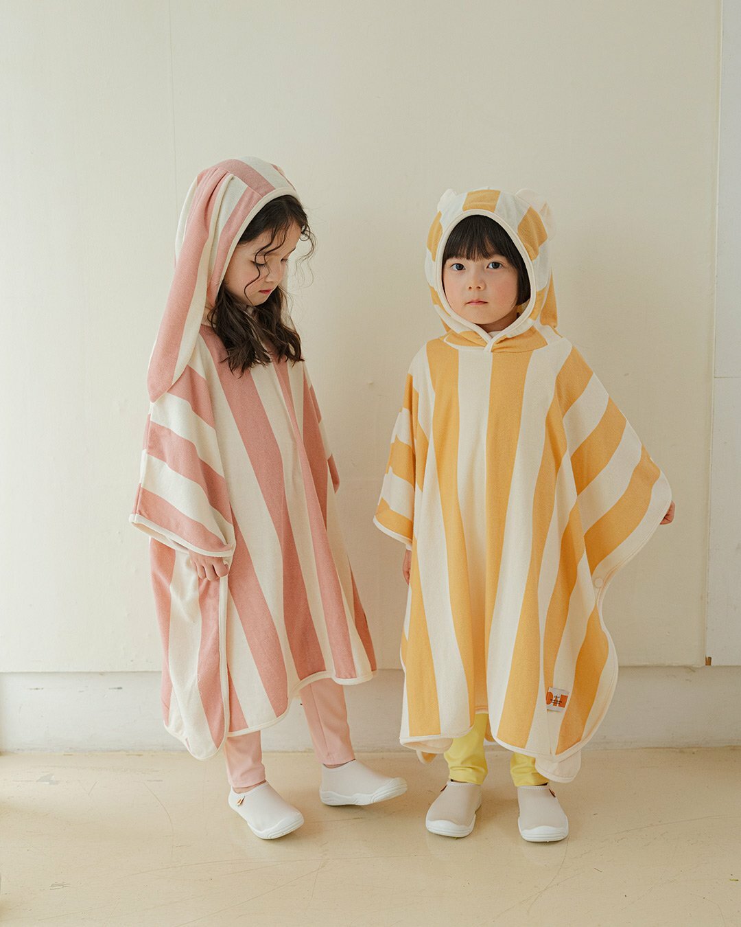 熊熊與兔子 條紋沙灘巾