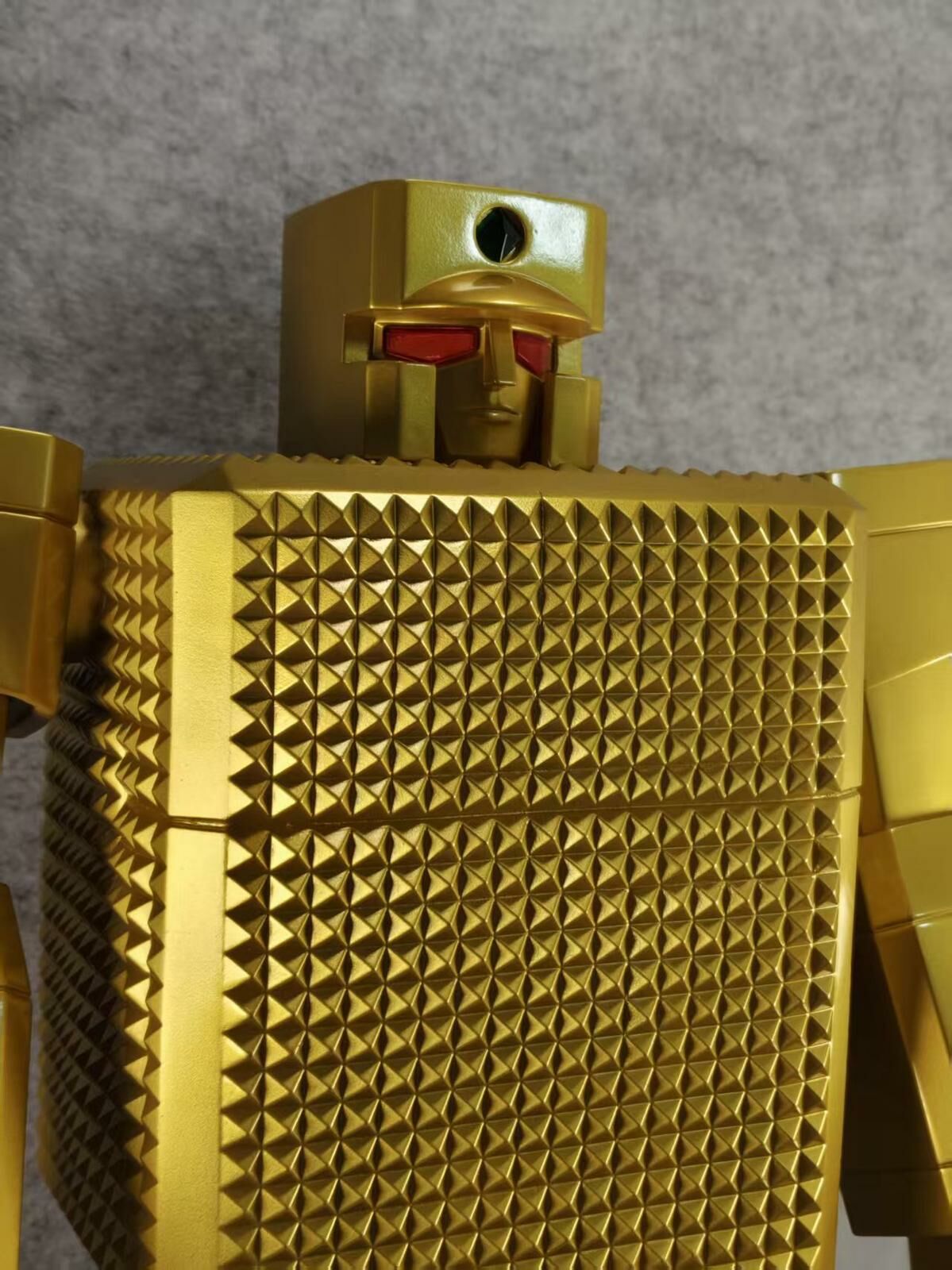 預訂24年7月）日本直接授權限量黃金俠(UZ Production Vinyl 60cm)