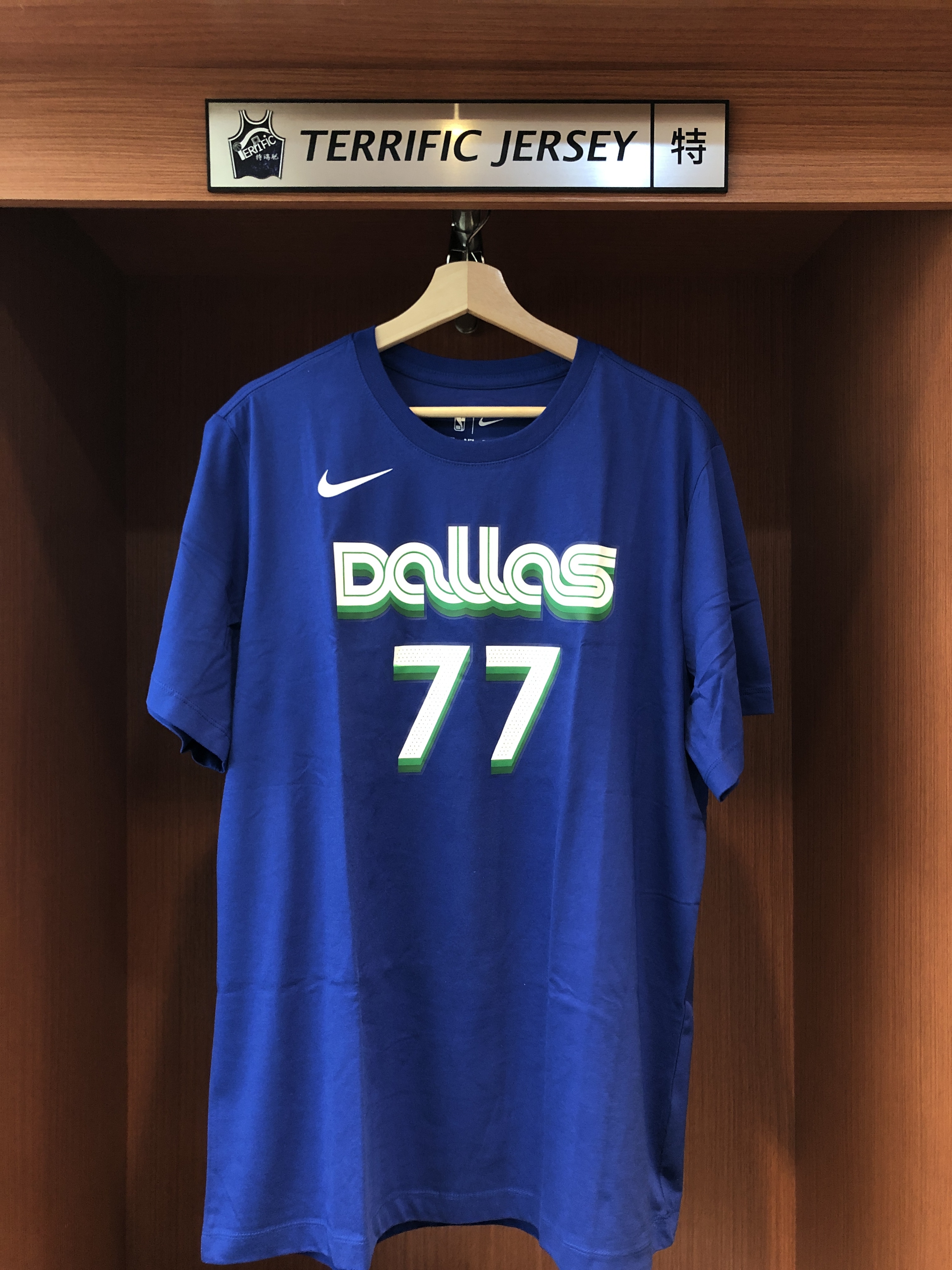NBA短袖 Luka Doncic 達拉斯小牛城市 City Nike Player Name Tee 棉質 短袖 全新