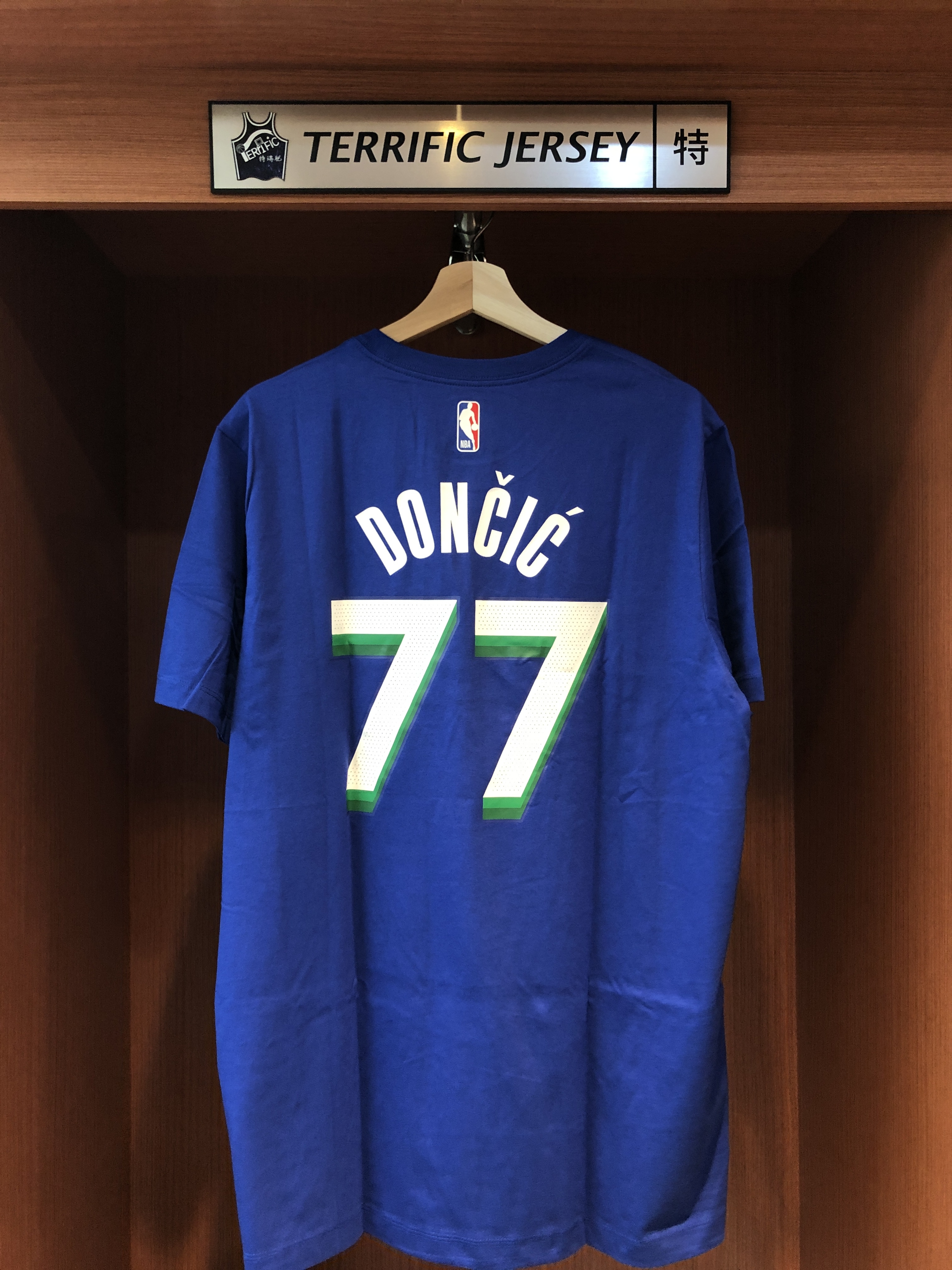 NBA短袖 Luka Doncic 達拉斯小牛城市 City Nike Player Name Tee 棉質 短袖 全新