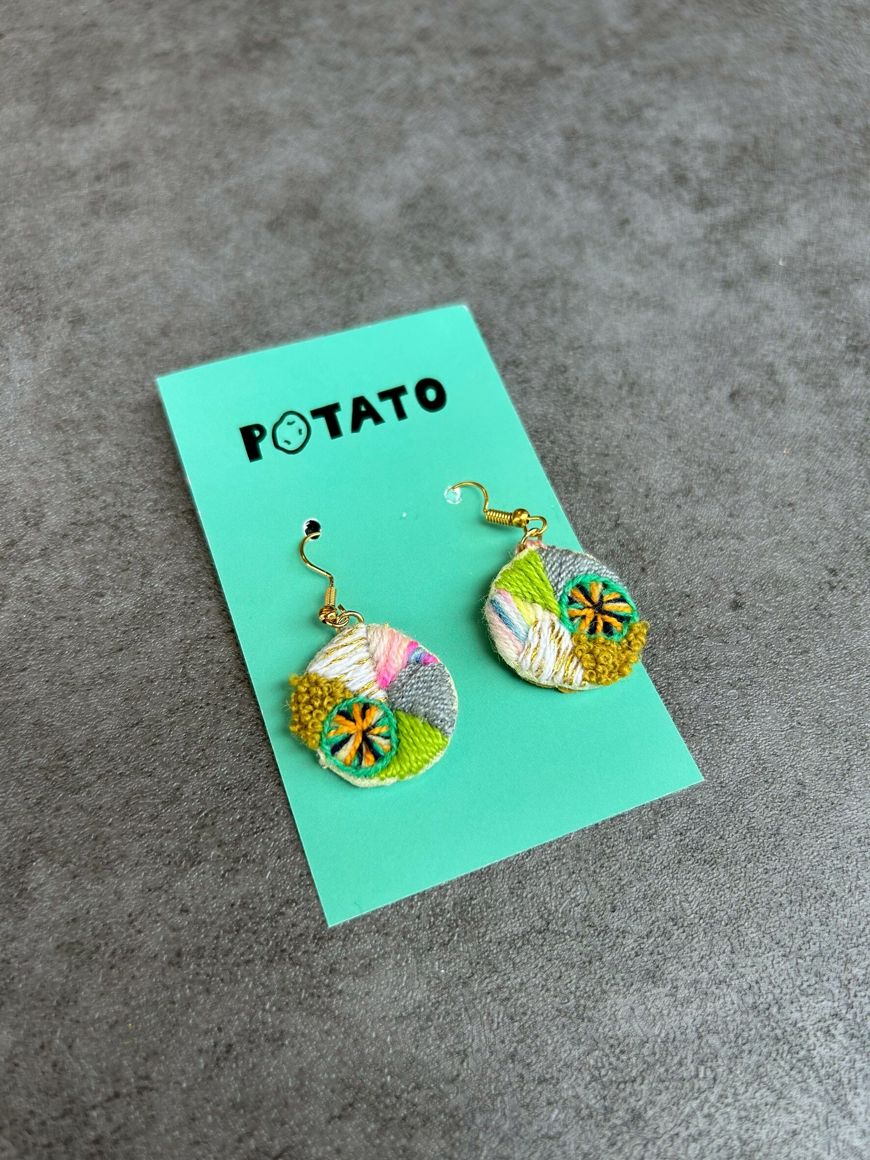 [POTATO] 搖搖晃晃刺繡耳針 (PT019)