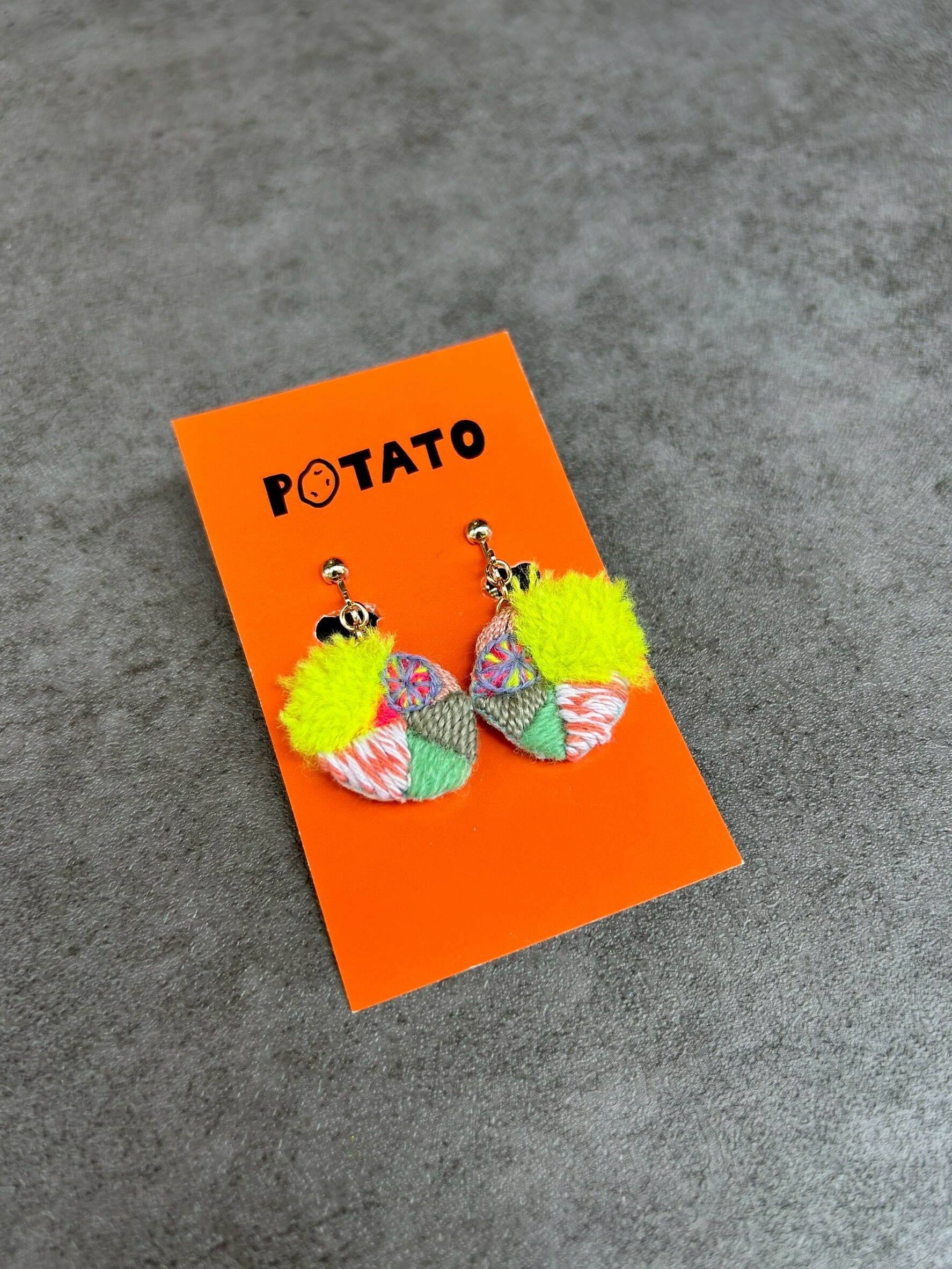 [POTATO] 搖搖晃晃刺繡耳夾 (PT020)