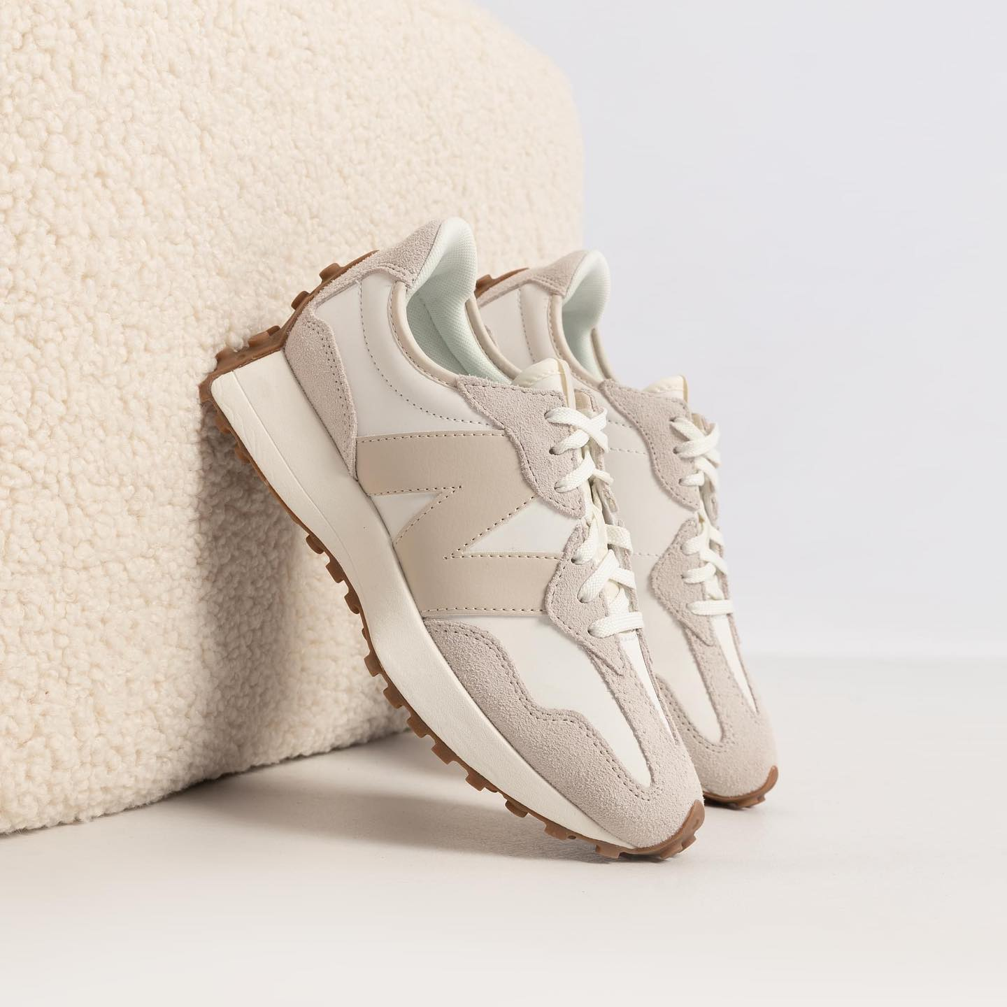 NEW BALANCE WMS 327 米白燕麥 皮革焦糖底