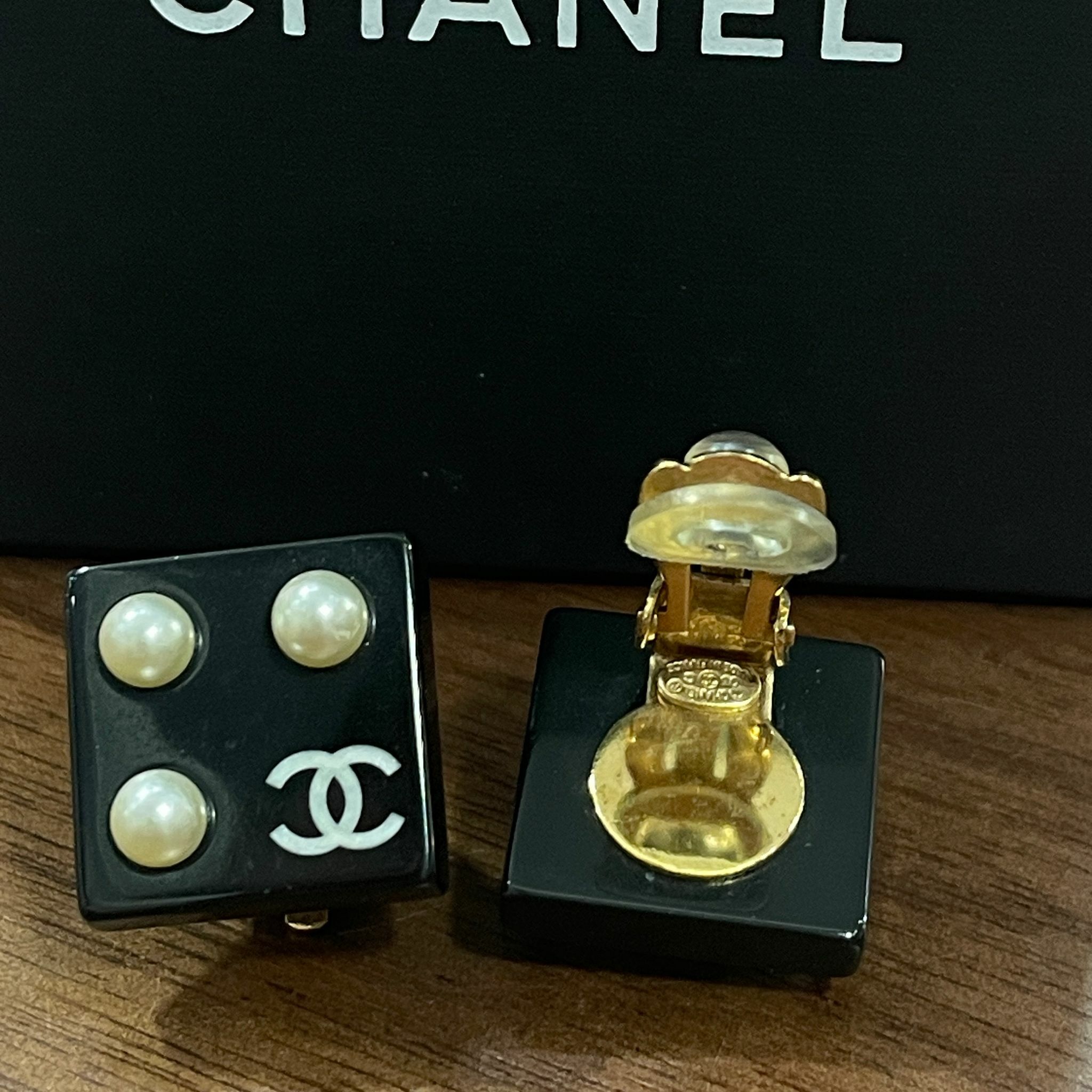 95%NEW二手CHANEL耳環 VINTAGE耳夾 黑色方形亞加力鑲小珍珠 #香榭站正品