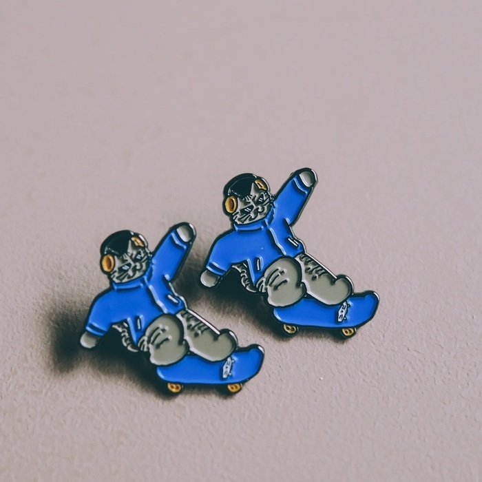 SP｜黑白小姐 Miss B&W｜金屬徽章｜滑板虎斑哥