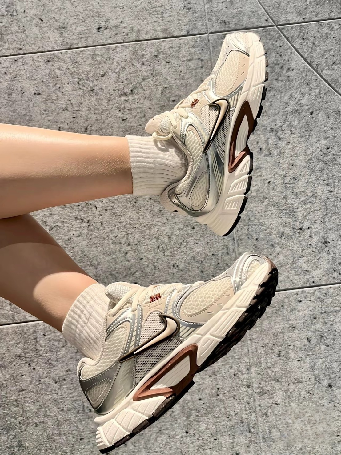 NIKE V5 RNR 杏仁奶茶 HQ7901-102