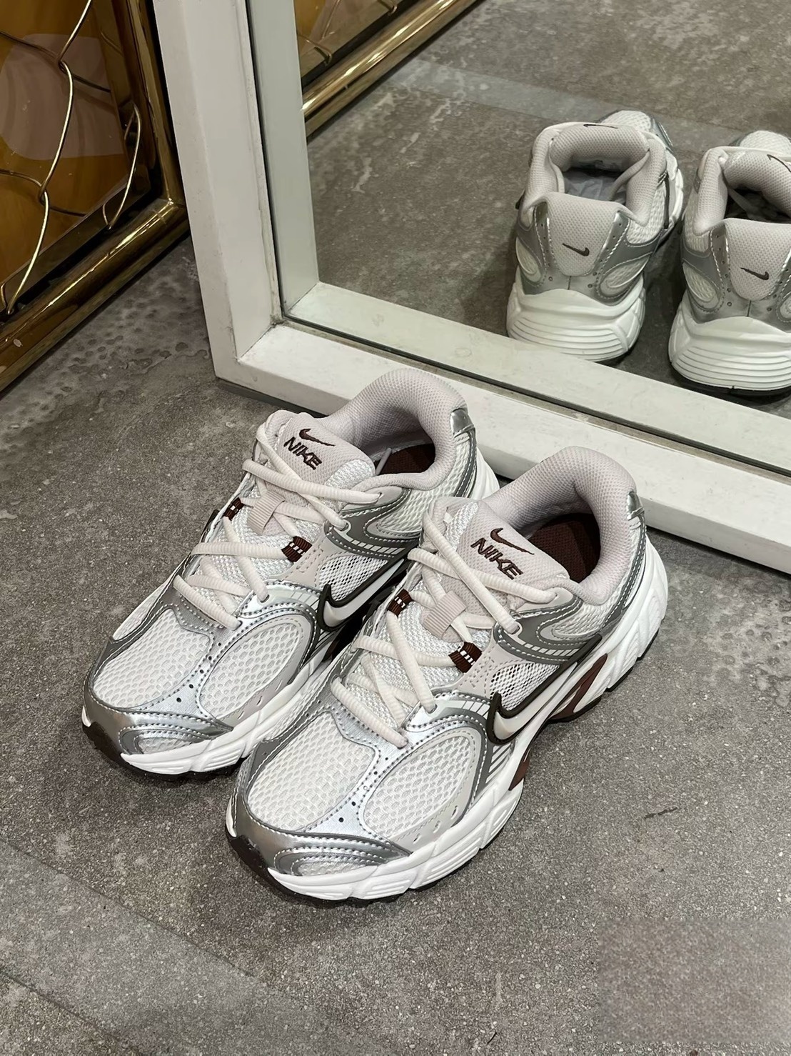 NIKE V5 RNR 杏仁奶茶 HQ7901-102