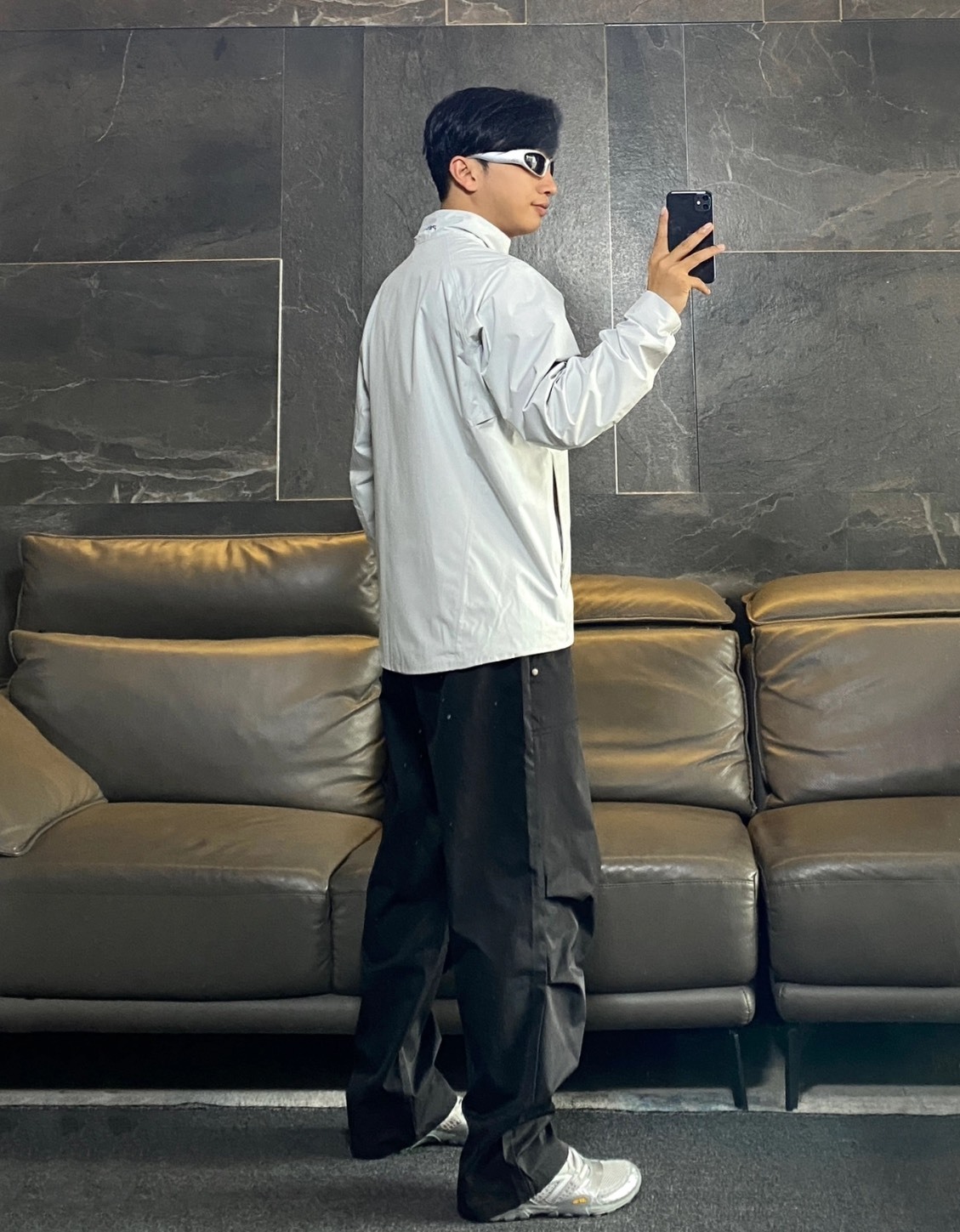 New Balance 赤足感薄底休閒鞋 銀灰 男女同款