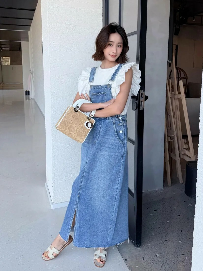 復古女子大口袋前開衩造型牛仔吊帶裙-F Elegant & Love)