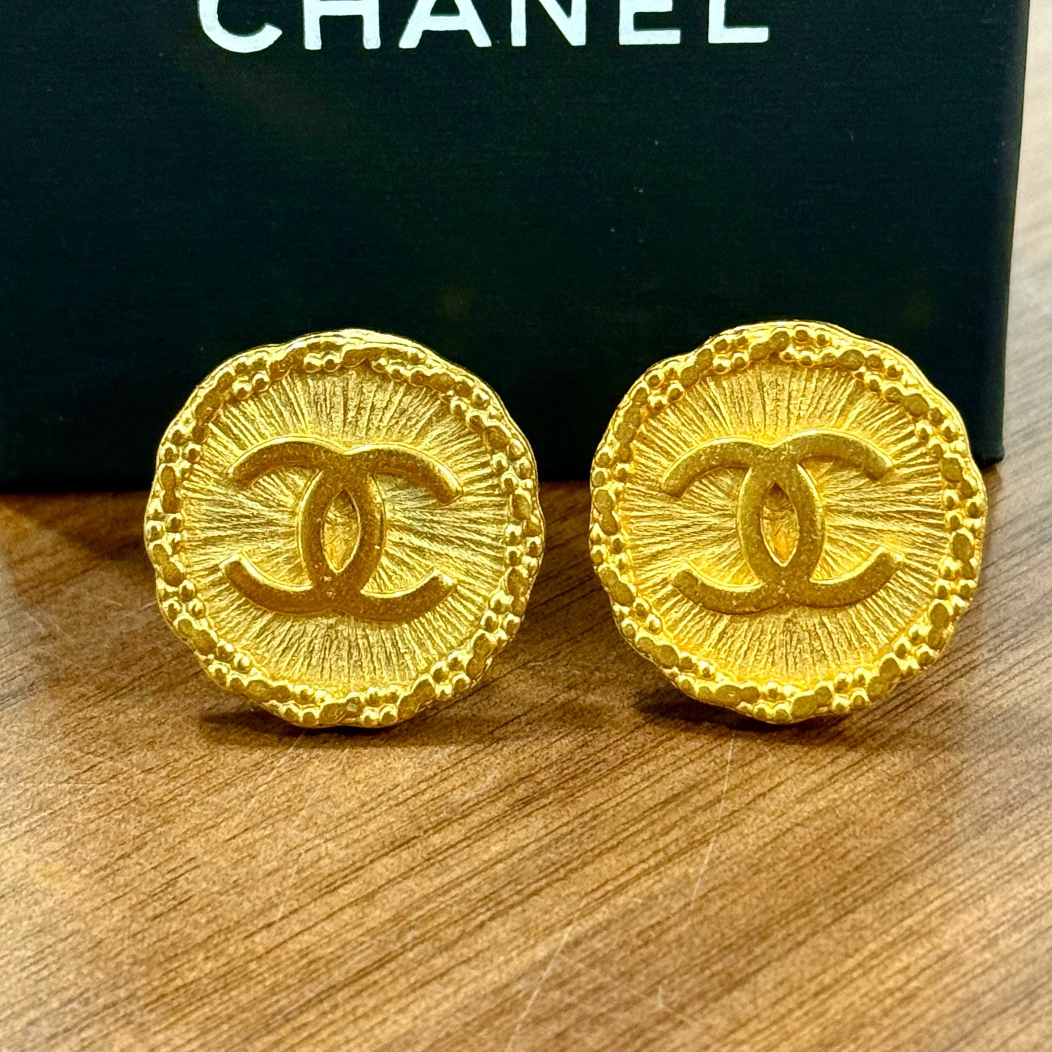 95%NEW二手CHANEL耳環 型格金色圓形VINTAGE CC LOGO #復古香奈兒耳夾 #香榭站正品