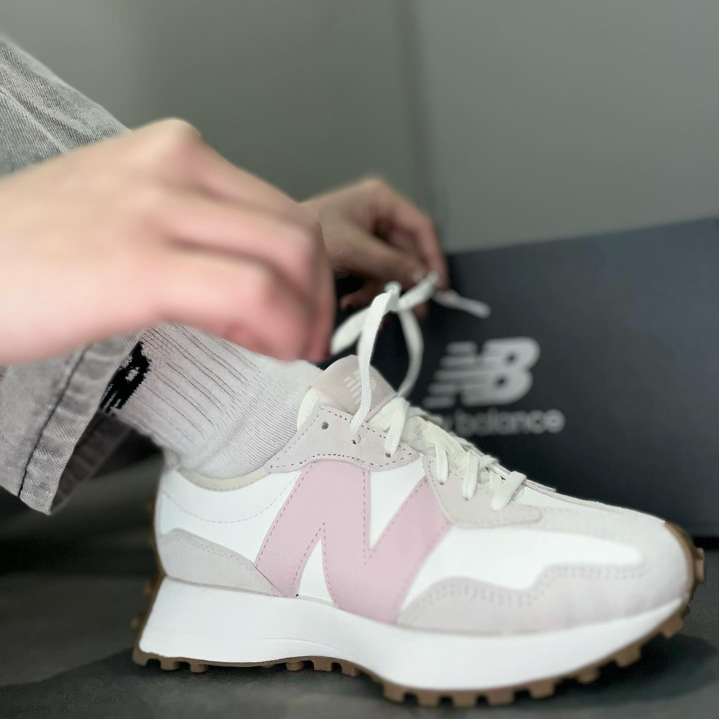 NEW BALANCE WMS 327 莫蘭迪粉
