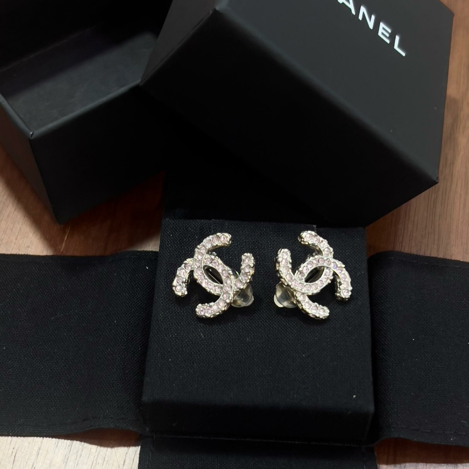 95%NEW二手CHANEL耳環 粉紅色水鑽CC LOGO VINTAGE 耳夾 #香榭站正品