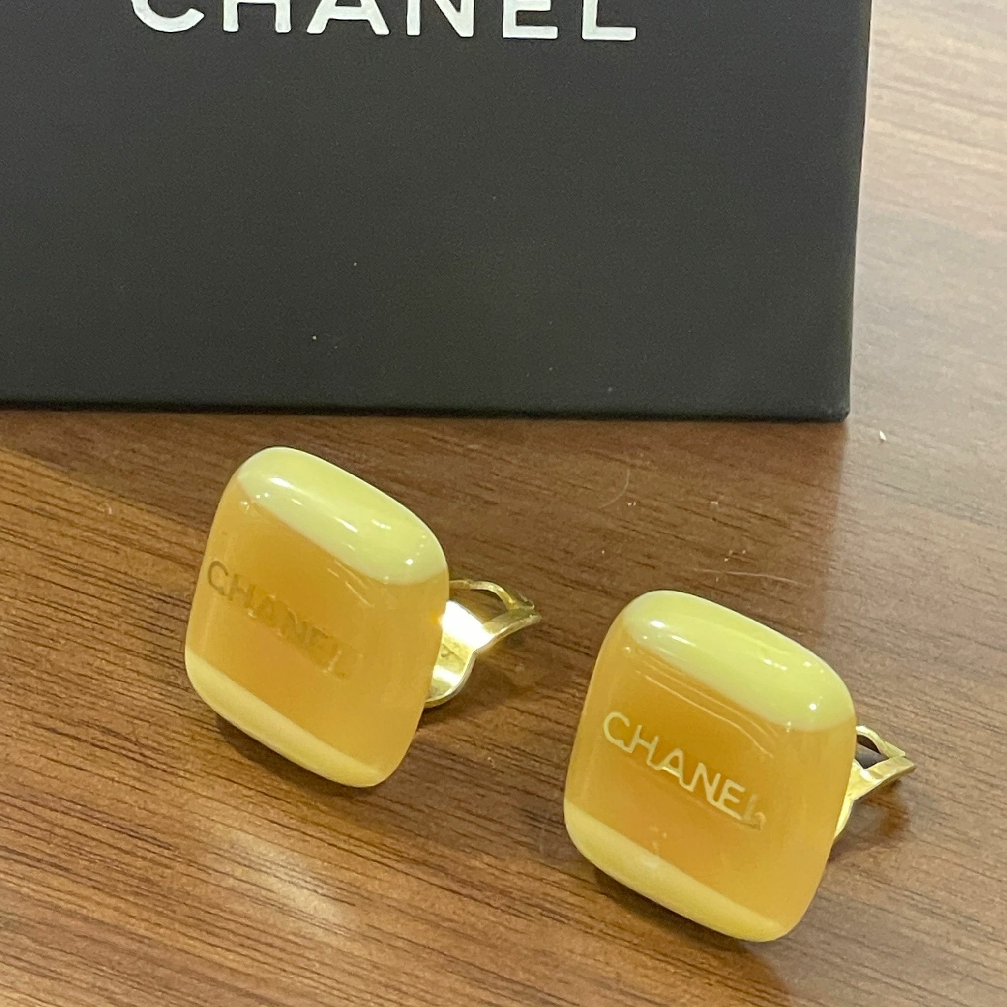95%NEW二手CHANEL耳環 VINTAGE 淡黃/啡色方形亞克力 香奈兒耳夾 #香榭站正品