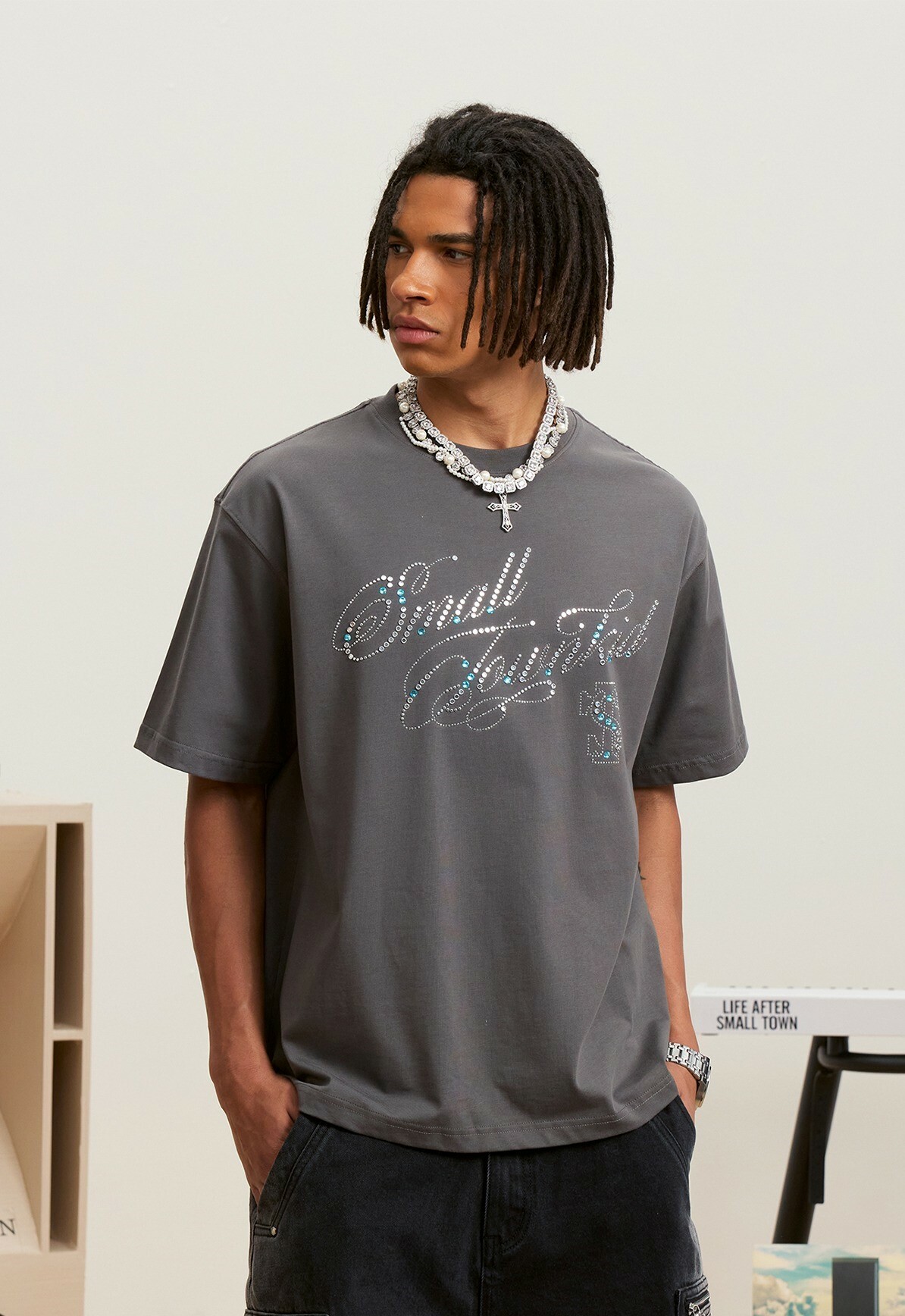 STK SmallTownKid 民族花紋 珠寶字體 短袖 T恤