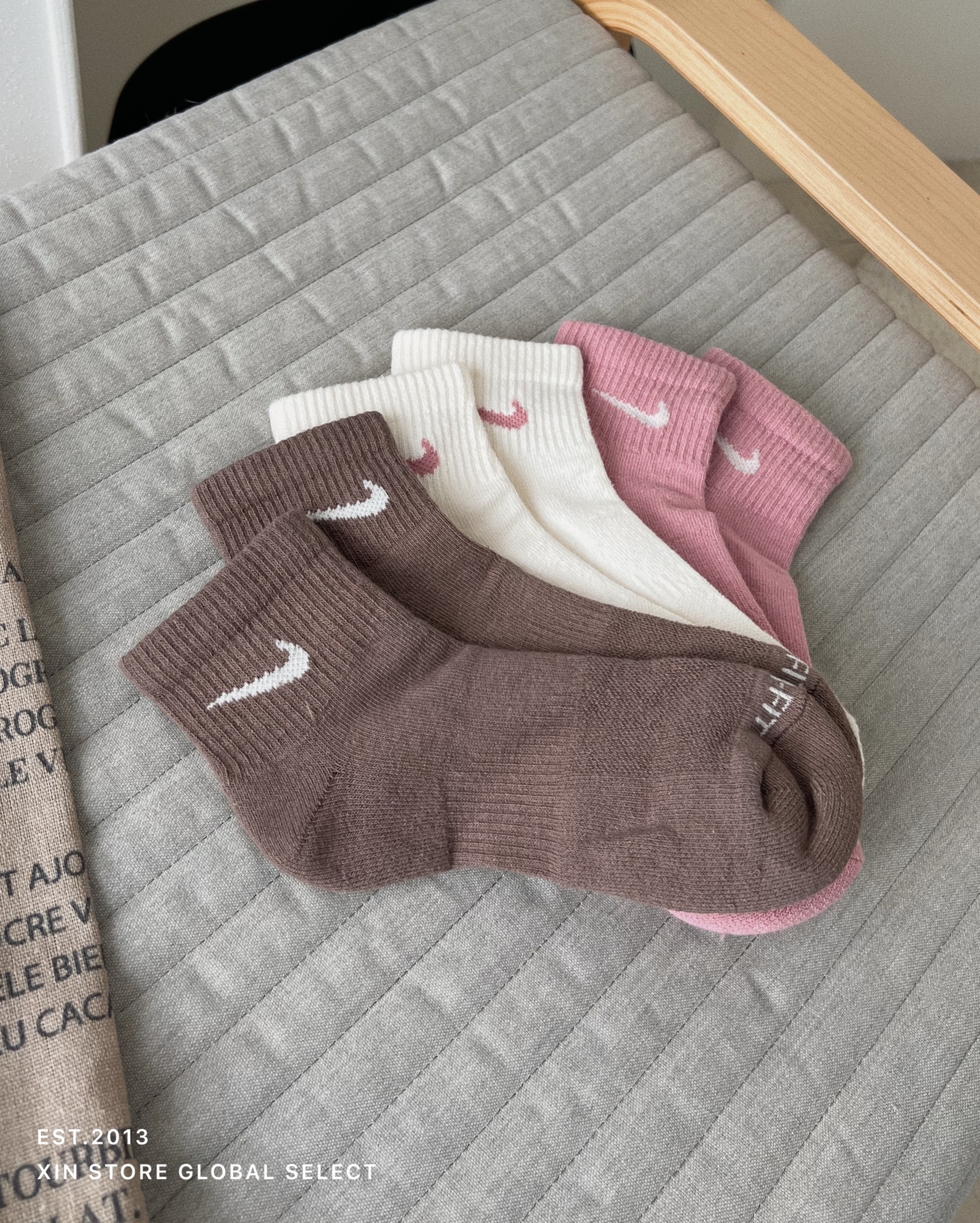 【現貨】Nike Everyday Plus Logo Socks <中筒襪> 摩卡 米白 粉色 三雙一組