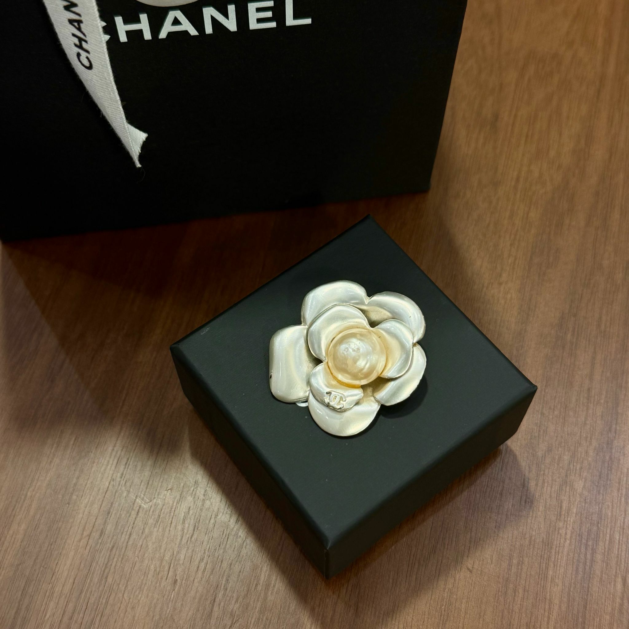 95%NEW CHANEL二手胸針 珍珠胸花茶花 #香榭站正品