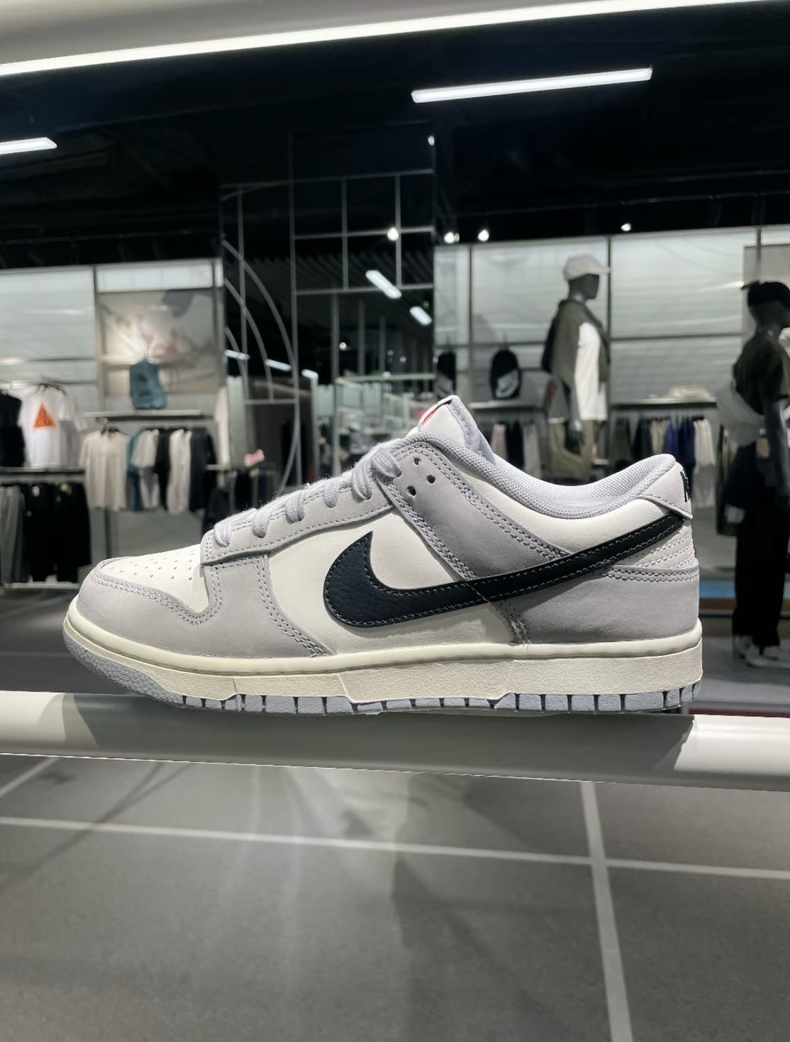 Nike Dunk Low 灰白黑 板鞋 IB3079101