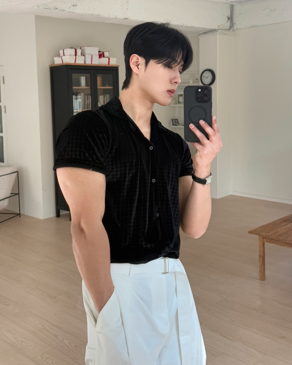 肌肉修身天鵝絨獵犬短袖襯衫