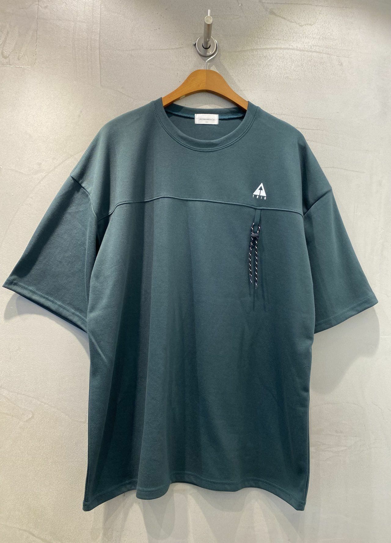 英文字圖案短袖Tee UNSTANDARD-115T