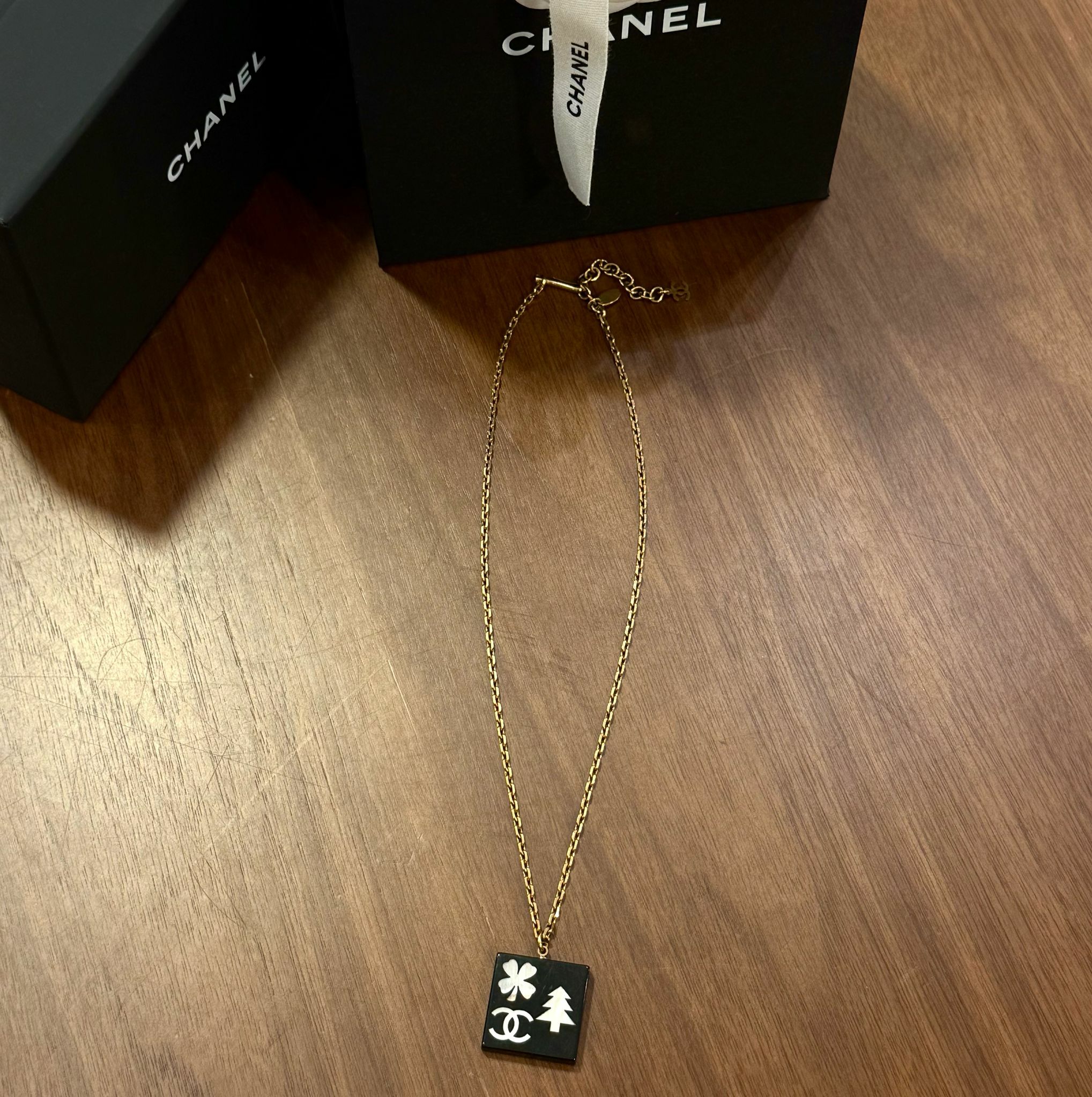 95%NEW二手CHANEL頸鏈 VINTAGE 黑色方形CC LOGO吊墜 #香榭站正品