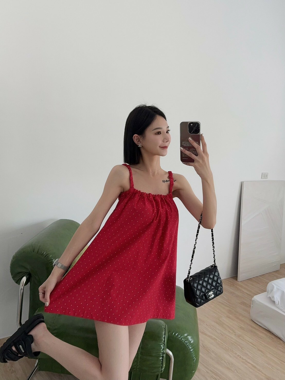 後露背綁帶點點上衣