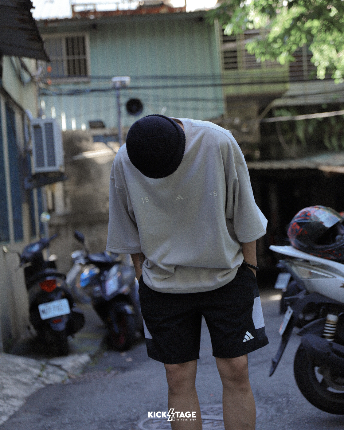 男款 ADIDAS WORD CB SHORTS 黑 網布內裡 左右字母 撞色 透氣 休閒 運動短褲【JM2073】