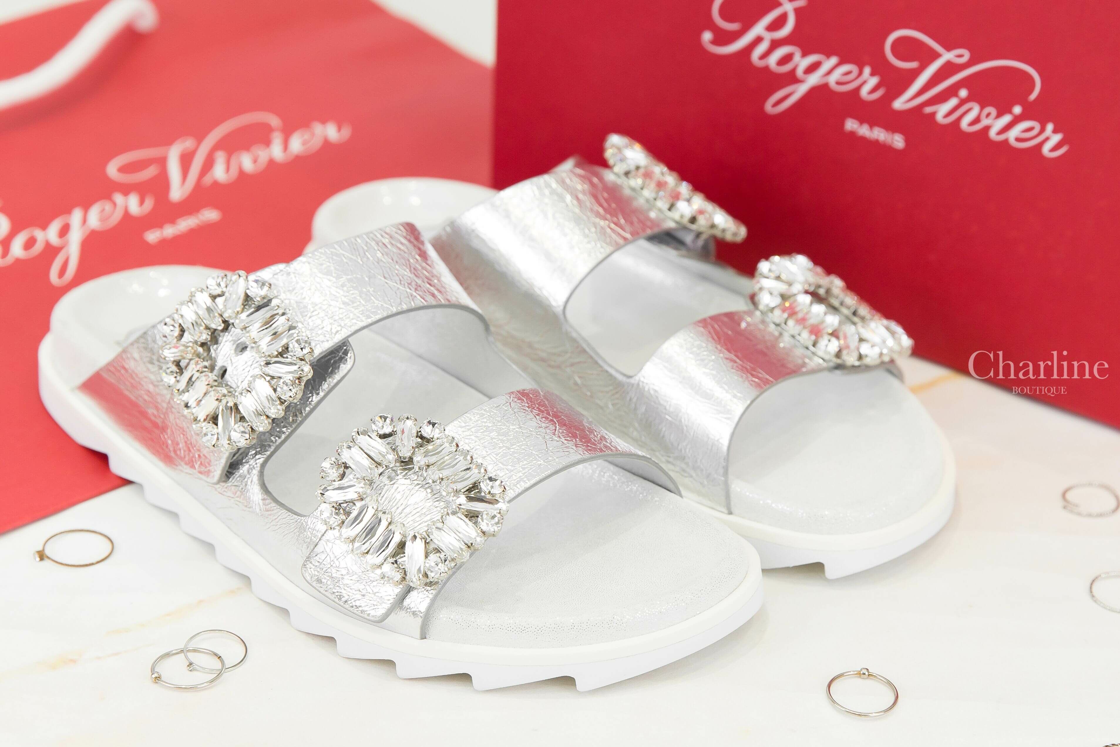 Roger Vivier Slidy Viv' Strass Buckle Sandals In Leather 銀色抓皺皮革銀色水晶方釦涼鞋-Charline Boutique 精品代購