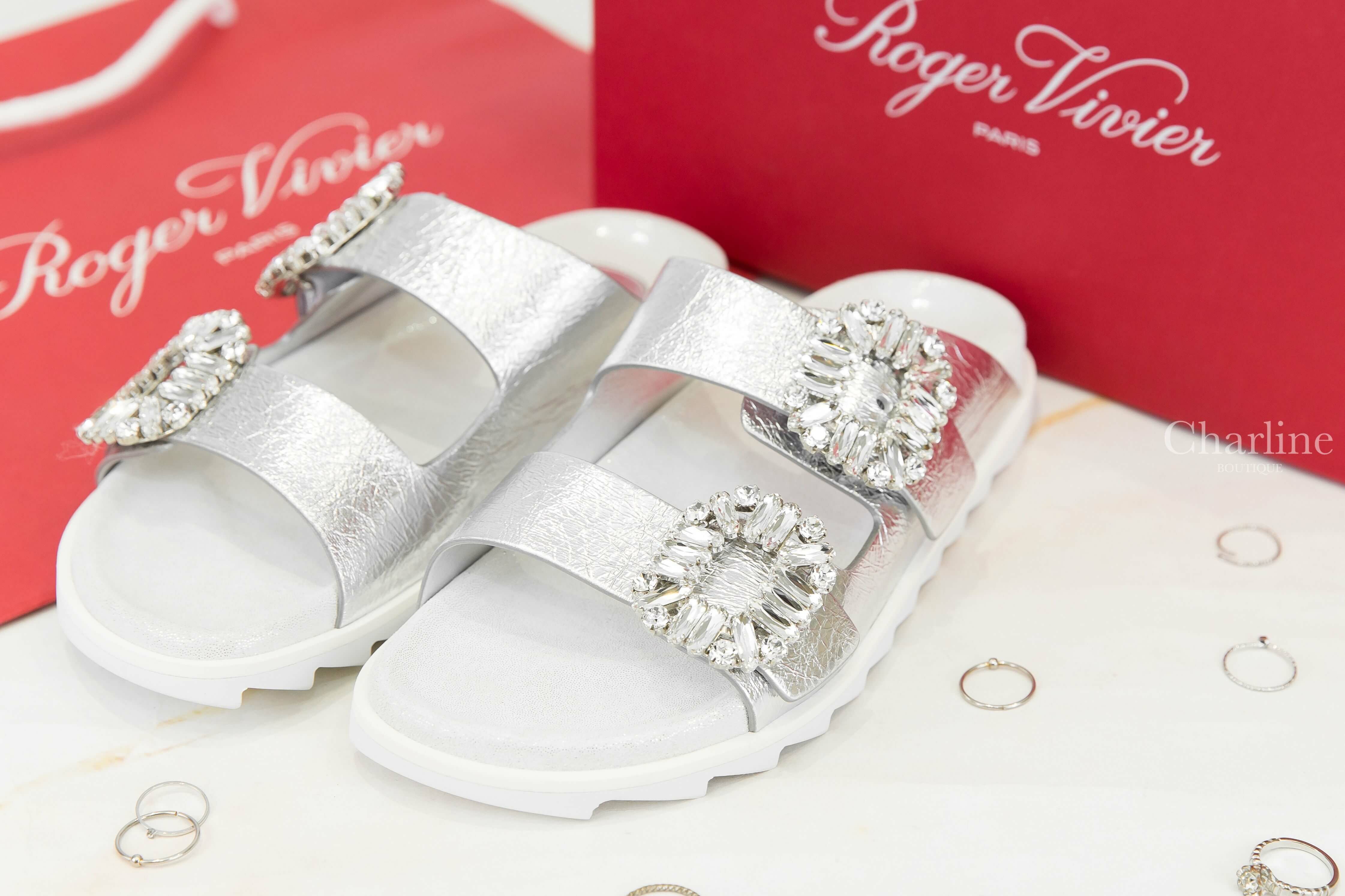 Roger Vivier Slidy Viv' Strass Buckle Sandals In Leather 銀色抓皺皮革銀色水晶方釦涼鞋-Charline Boutique 精品代購