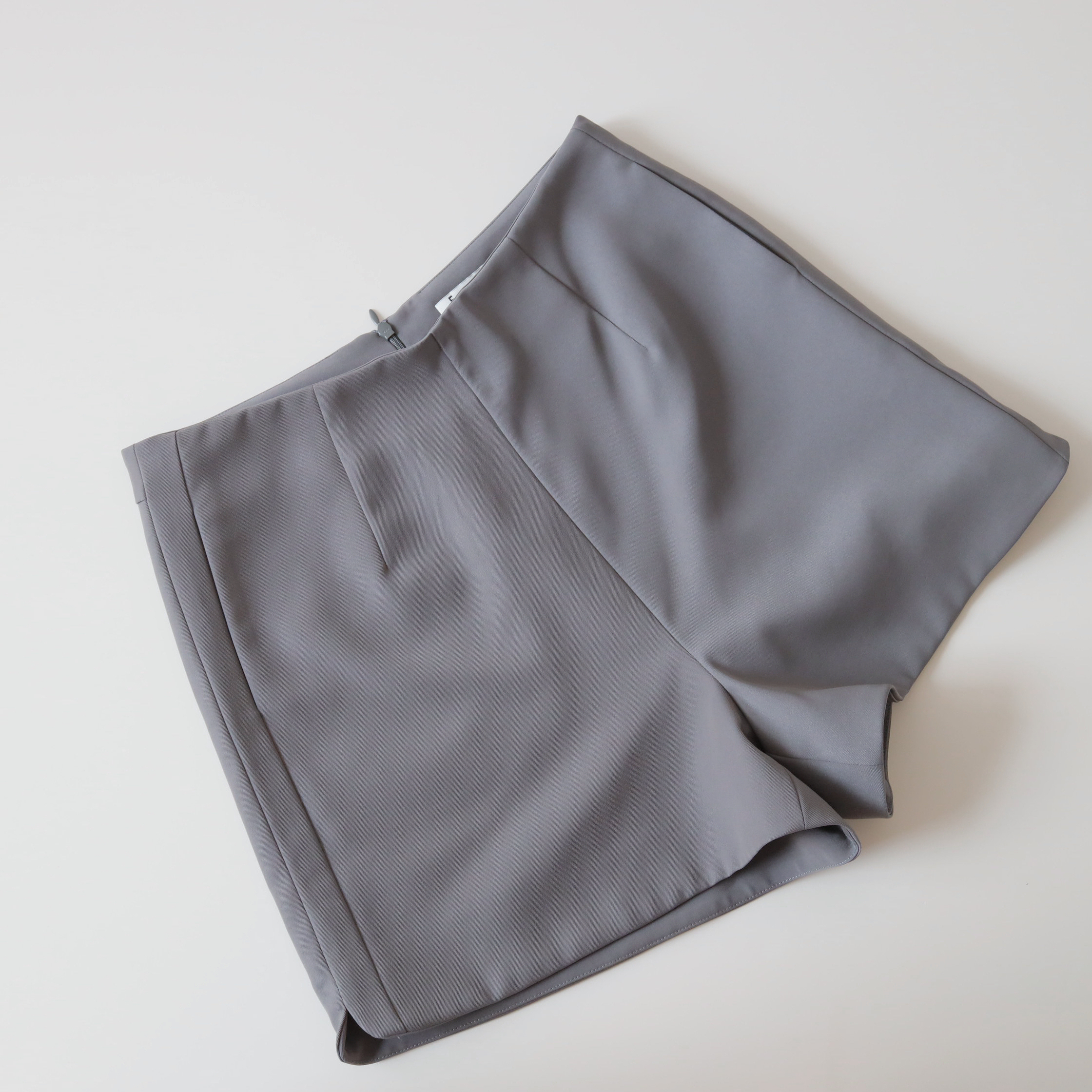 現貨 7171 灰色涼爽布短褲