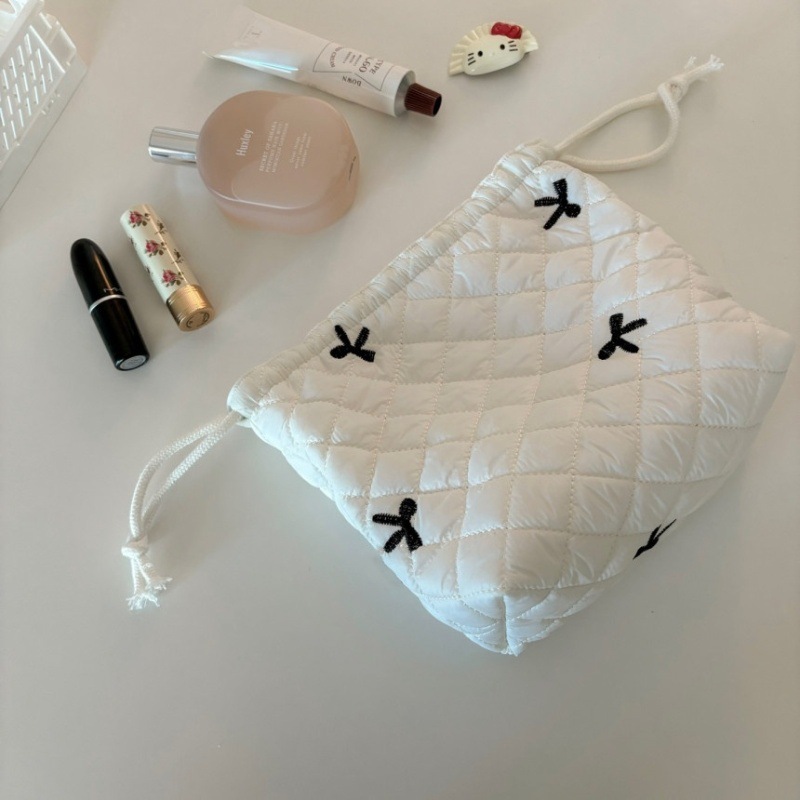 《5935》黑白刺綉蝴蝶結束口收納袋