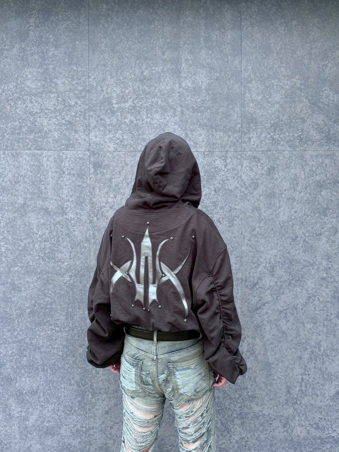 BLINDNOPLAN  三色短寬  螺絲LOGO 連帽外套