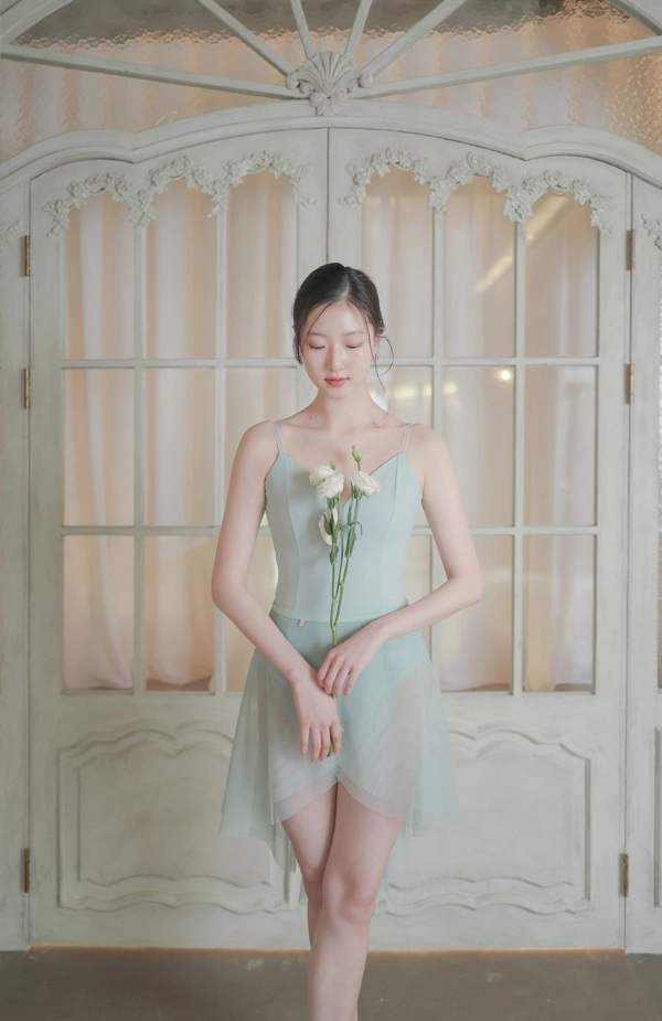 韓國Iilaire 【IL - Blossom 細肩帶蕾絲舞衣】