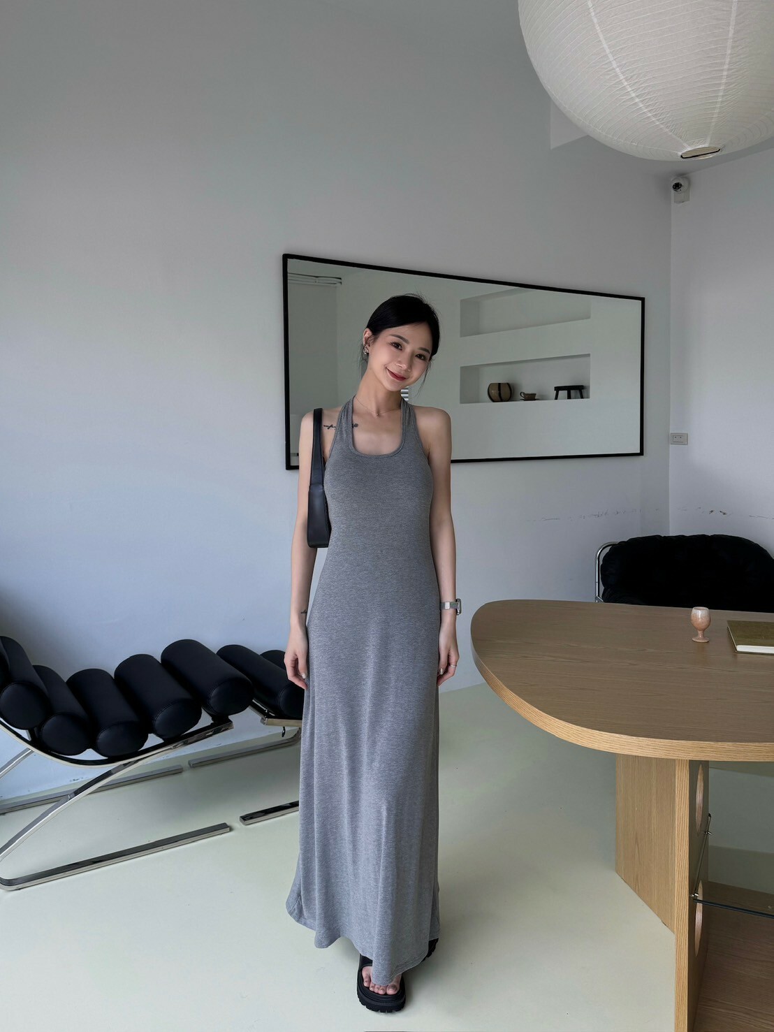 繞脖露背罩杯長洋