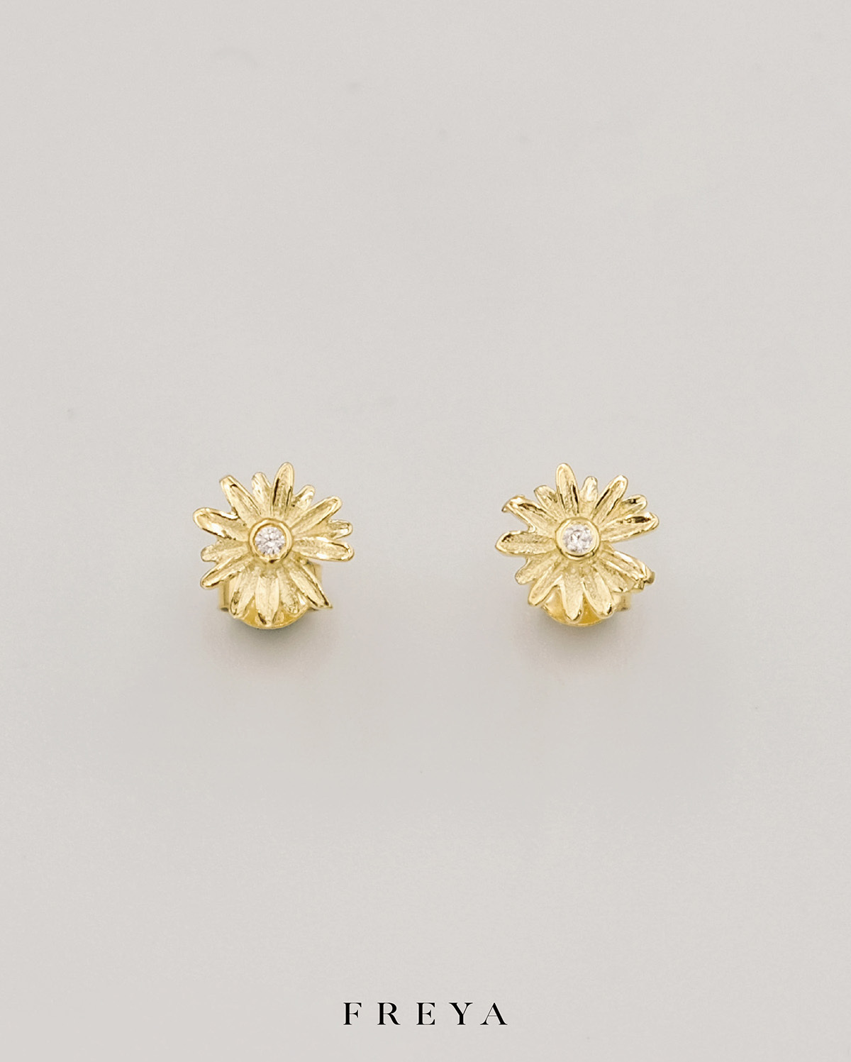 FREYA 單鑽 雛菊耳環