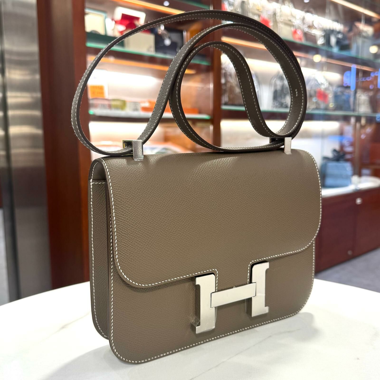 全新HERMES CONSTANCE 24 W刻 大象灰EPSOM皮/銀扣 18/ETOUPE PHW #C24 #康康包 #BRAND NEW #香榭站正品