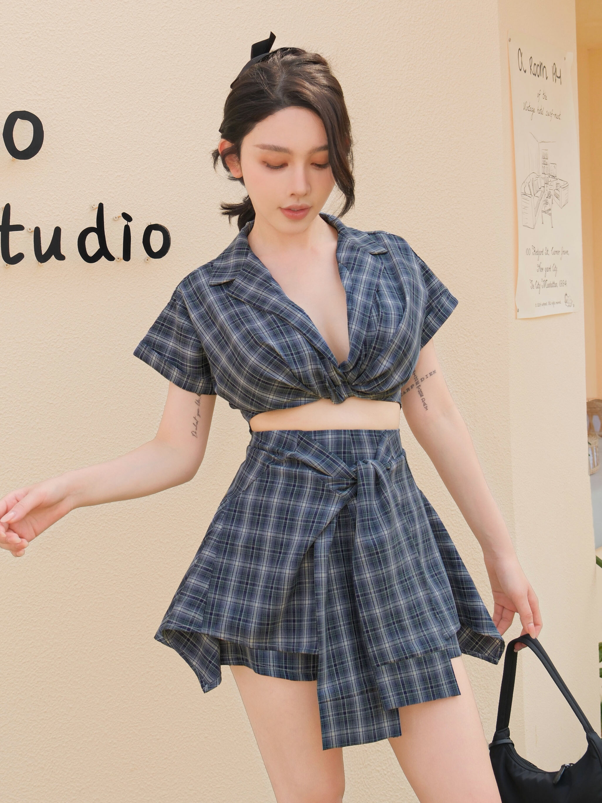 訂製-休閒格紋扭轉短襯衫