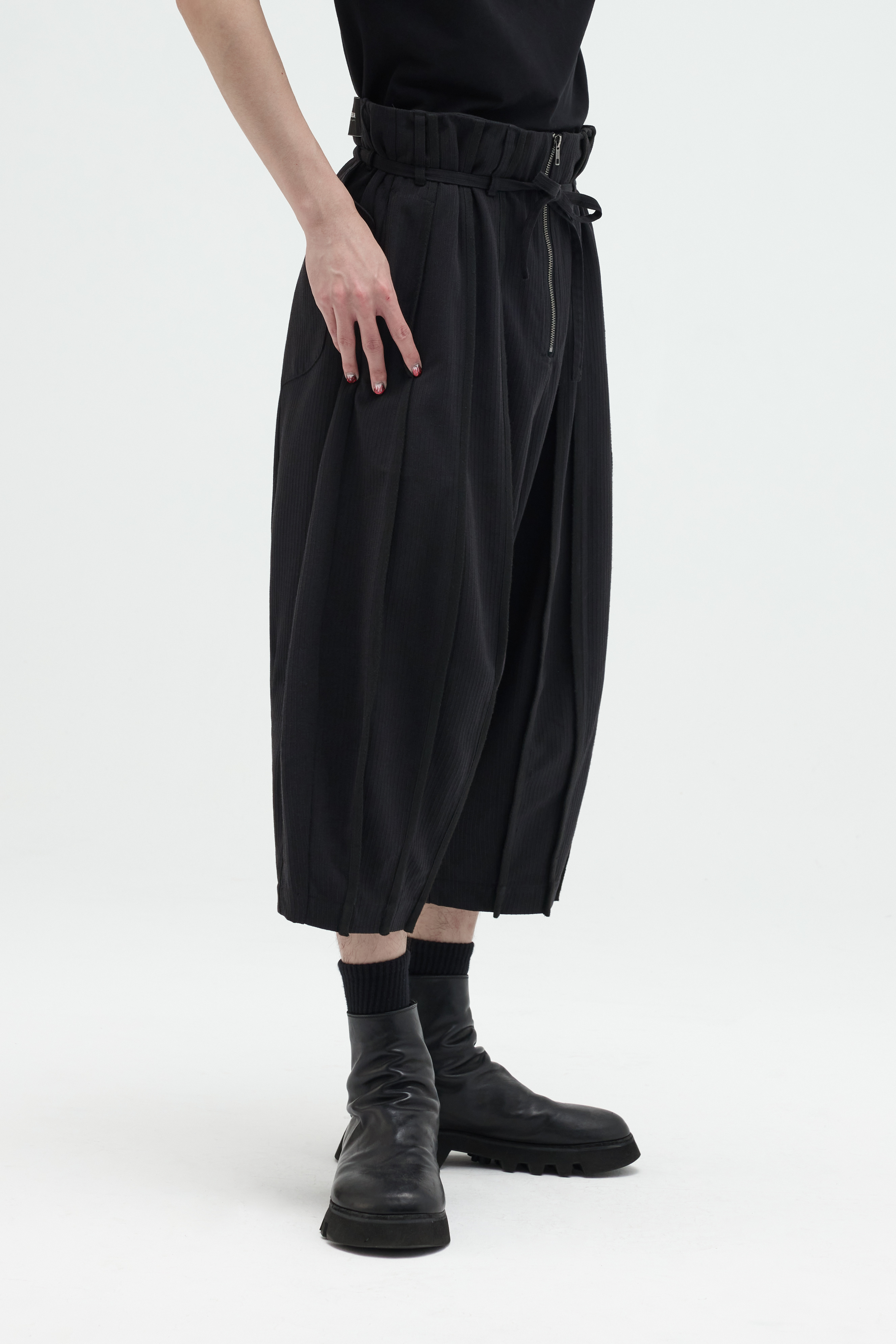 EQUALNEAR SS25 MB02 Pilgrim Cropped Shorts 九分褲