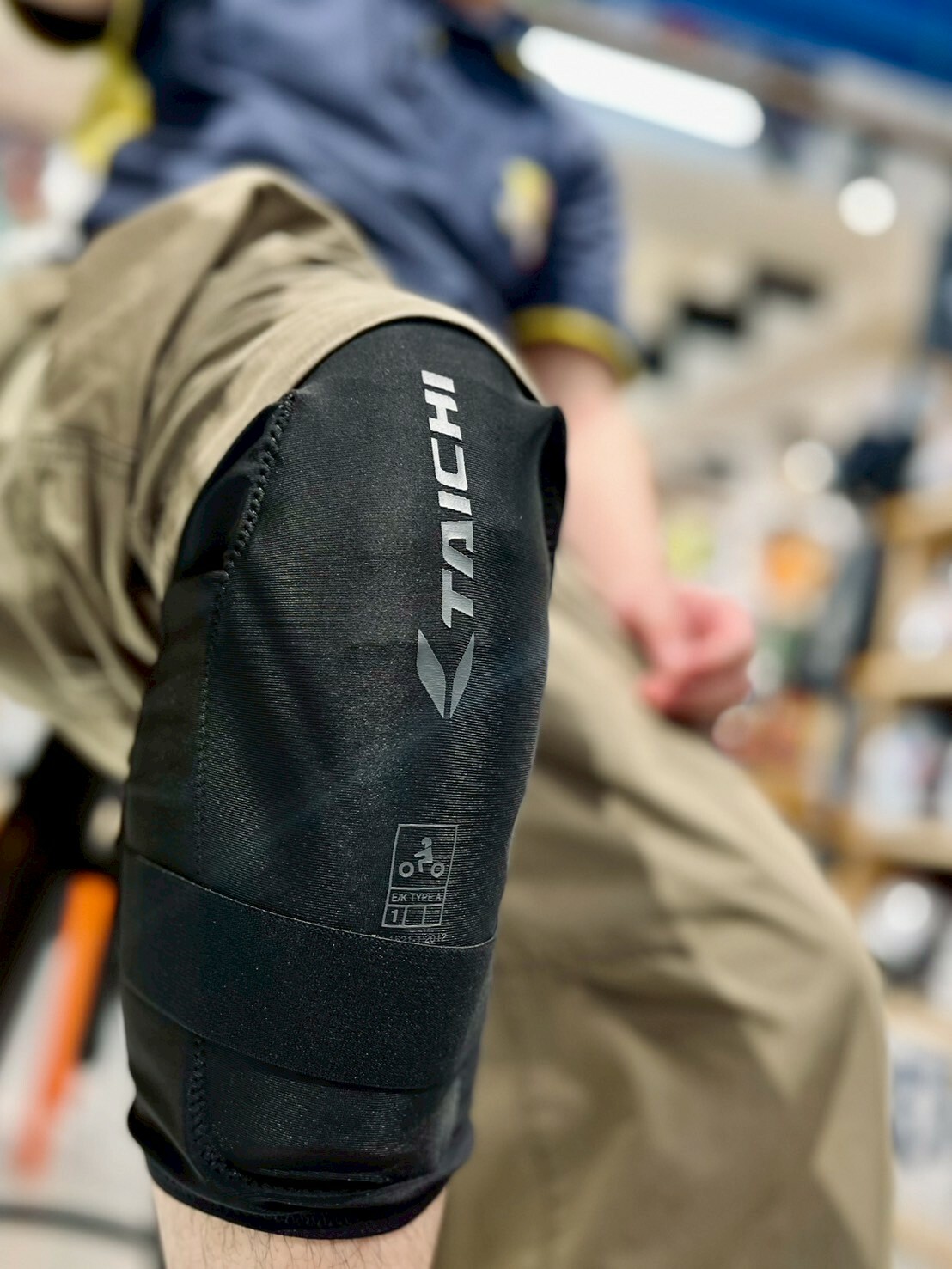 TAICHI TRV095 隱藏式 護膝 護具